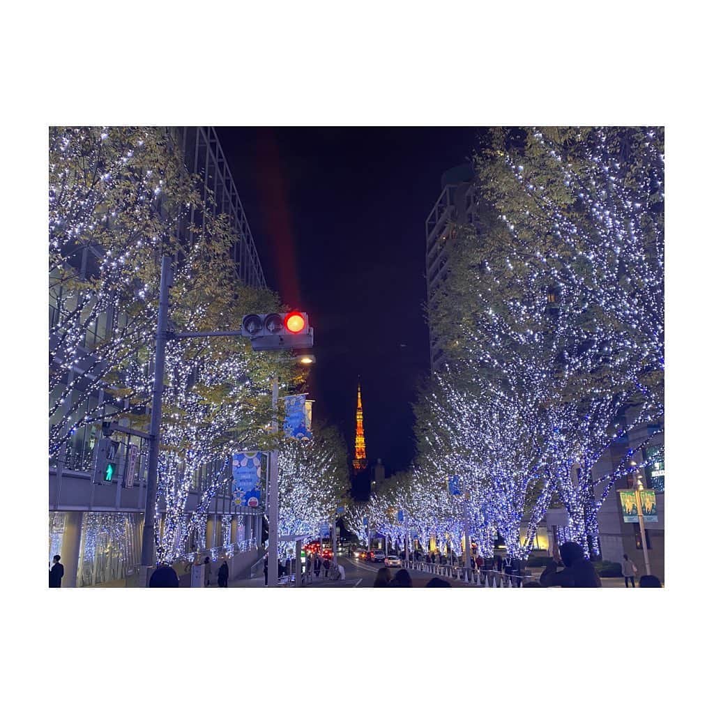 宮里美香さんのインスタグラム写真 - (宮里美香Instagram)「*** 🎄🎄Merry Christmas 🎄🎄 皆さん、素敵なクリスマスをお過ごしください🥰 . . #merrychristmas #happyholidays  #tokyotower #roppongihills  #メリークリスマス #めりーくりすます  #素敵なクリスマスをお過ごしください」12月24日 15時03分 - mikamiyazato_official