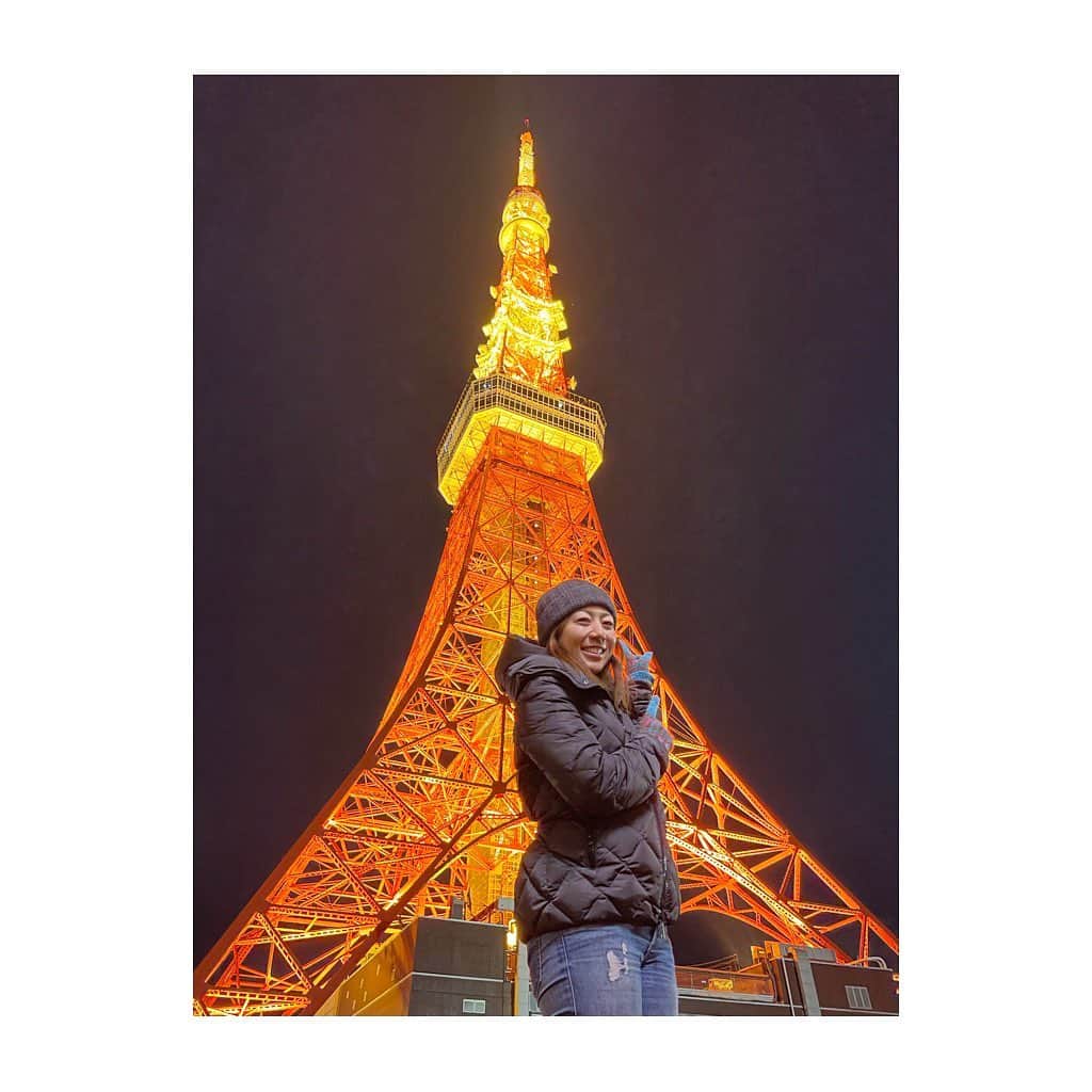 宮里美香のインスタグラム：「*** 🎄🎄Merry Christmas 🎄🎄 皆さん、素敵なクリスマスをお過ごしください🥰 . . #merrychristmas #happyholidays  #tokyotower #roppongihills  #メリークリスマス #めりーくりすます  #素敵なクリスマスをお過ごしください」