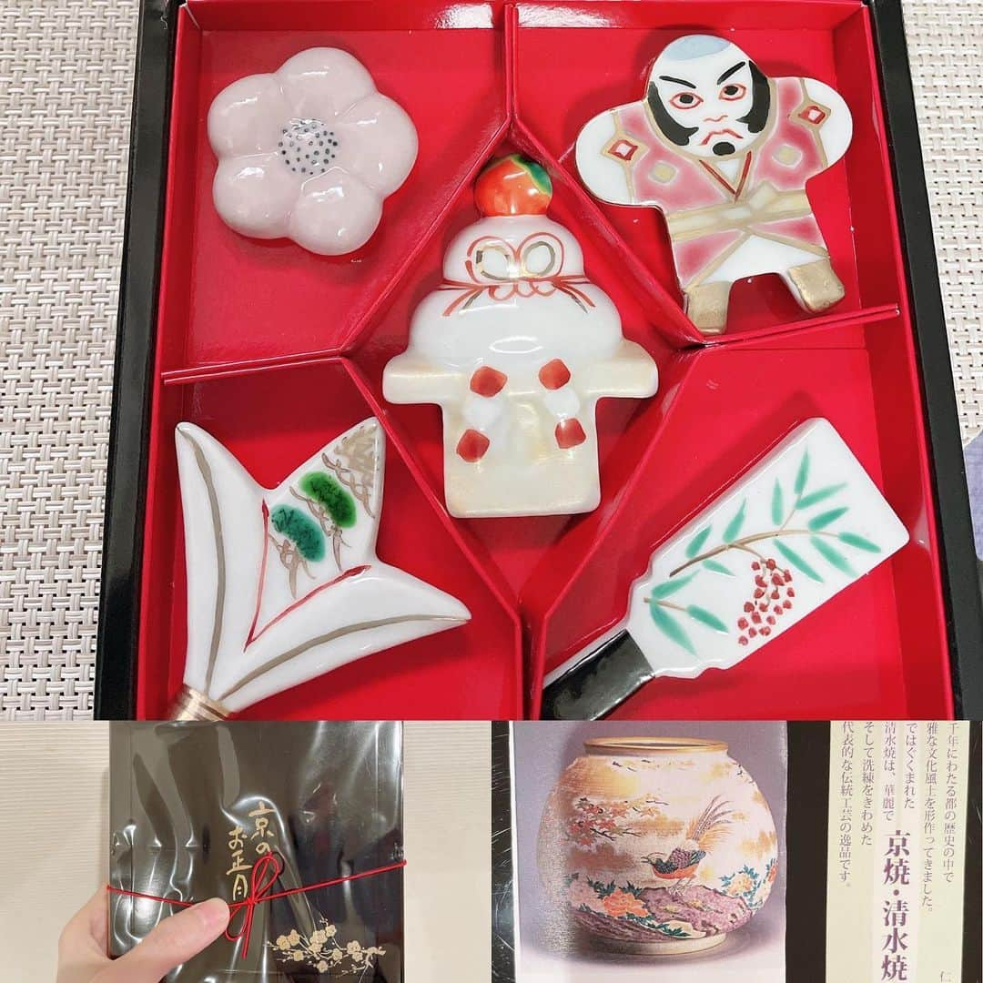 松岡みやびさんのインスタグラム写真 - (松岡みやびInstagram)「#merrychristmas  Thank you for the beautiful Christmas presents and greeting cards from my dear students. Have a happy Christmas Eve！  🎄メリー★クリスマス🎄  生徒さんたちからいただいた たくさんのクリスマスプレゼント 一年の感謝をこめたお手紙 本当にありがとうございます💜  「ハープを愛する仲間がほしい」  と少女の頃にサンタさんに願った 私の夢は叶いました🎅  いつもSNSを見て応援してくださる方々にも励まされています。  ありがとうございます✨  みなさま どうぞ素敵なクリスマスイブを お過ごしくださいね💚  #お菓子やフルーツや宅急便で送ってくださった食品など写真に載せていないものもありますが美味しく頂戴しました #感謝の気持ち #ハープ #音楽 #松岡みやび #ミヤビメソード #心理学 #癒し #harp #music #miyabimatsuoka #harpistlife  #healing」12月24日 15時13分 - miyabi_matsuoka