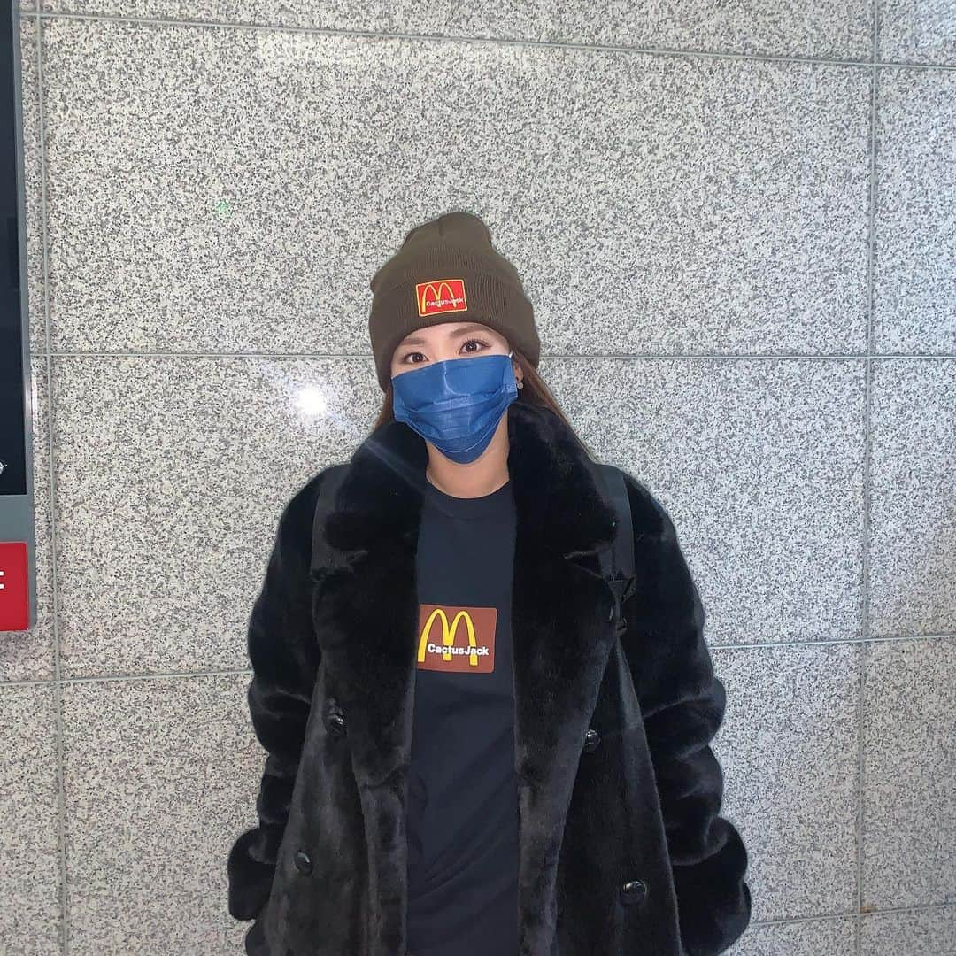 ダラ さんのインスタグラム写真 - (ダラ Instagram)「오늘 비스 #출근길 📸」12月24日 15時32分 - daraxxi