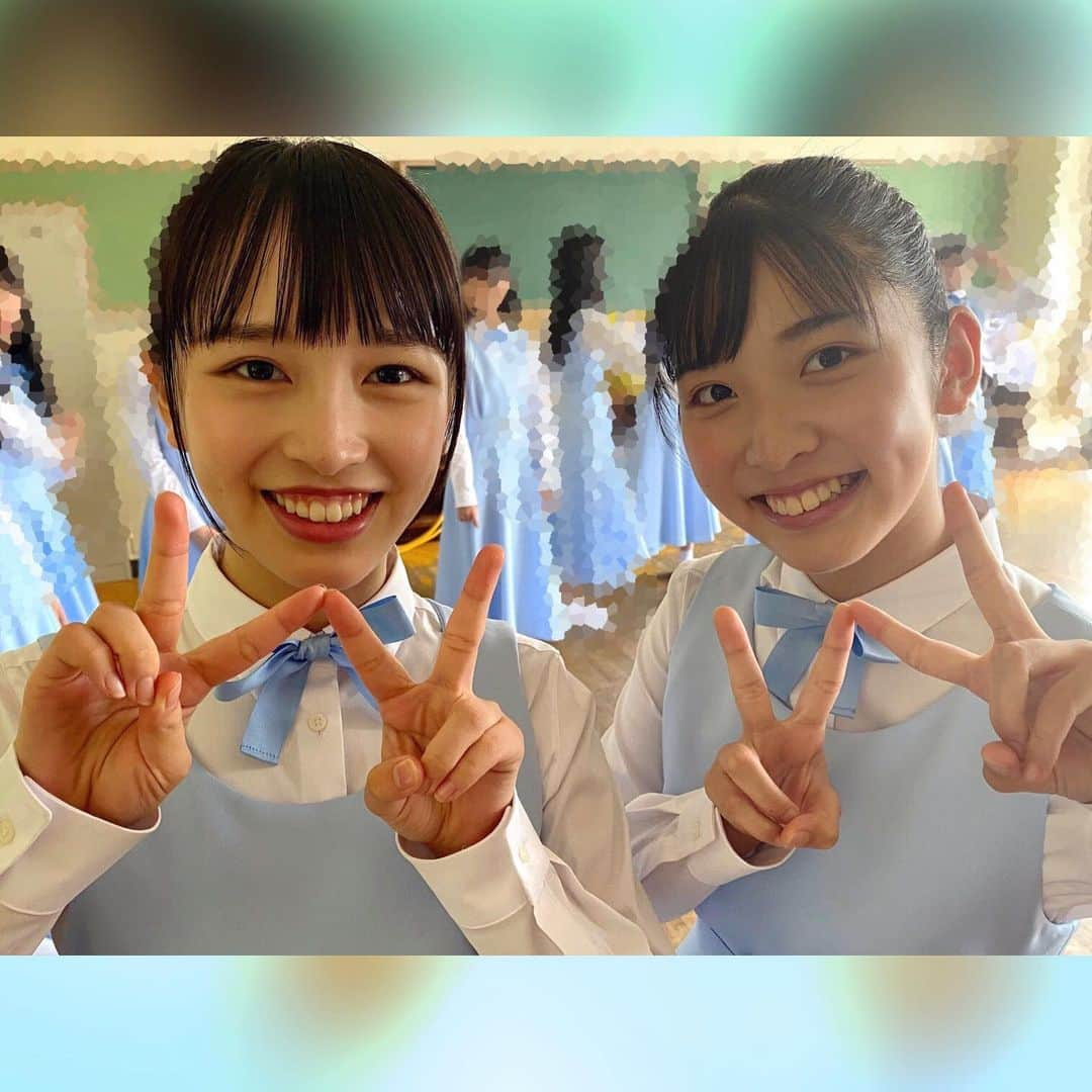 STU48さんのインスタグラム写真 - (STU48Instagram)「✌️✌️✌️  ダブルカワマタのダブルピース😋🌼  #STU48 #STU2期研究生 #2期生 #研究生 #川又あん奈 #KawamataAnna #川又優菜 #KawamataYuuna #アイドル #オフショット #カワイイ #可愛い #japanesegirl #kawaii #idol #瀬戸内アイドル #瀬戸内 #setouchi #広島 #hiroshima #MV撮影 #撮影風景 #思い出せる恋をしよう #オモコイ #制服 #水色 #教室 #ダブルピース #ダブル川又」12月24日 15時39分 - stu48.official