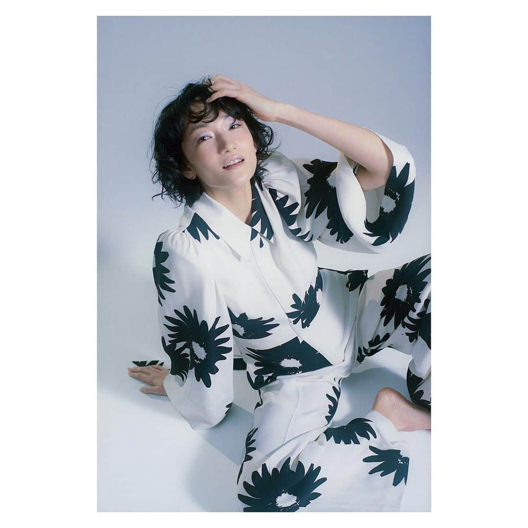 冨永愛さんのインスタグラム写真 - (冨永愛Instagram)「﻿ ﻿ New work for @stellamaccartney × @tfpjp #StellaAtoZ ❤︎﻿ ﻿ Photographer: @michinakan0﻿ Stylist: Ayano Nakai﻿ Hair: @daimichishita﻿ Makeup: @yuka_washizu﻿ Editor: 横田大介、細田真菜葉 ﻿ ﻿」12月24日 15時46分 - ai_tominaga_official