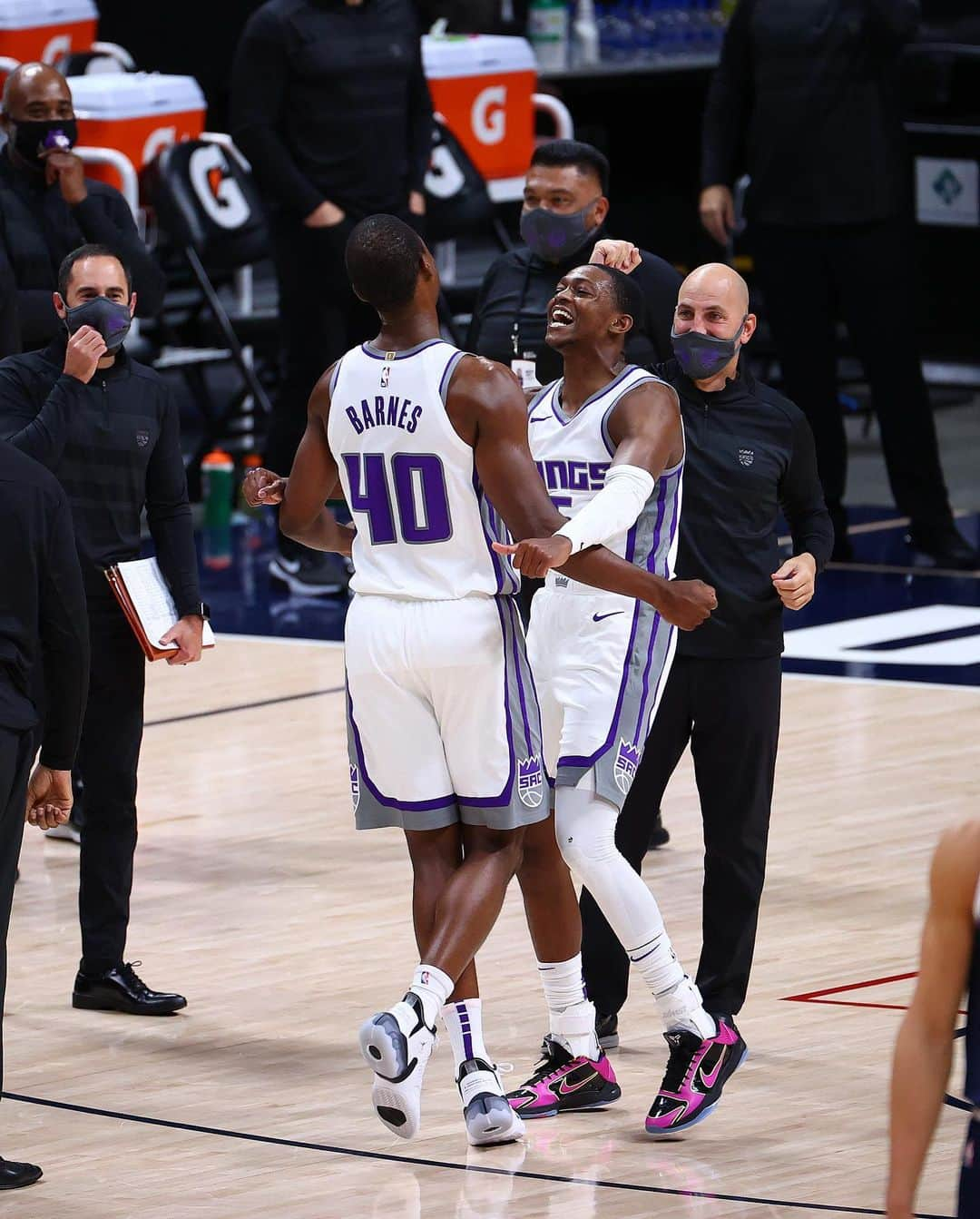 ハリソン・バーンズさんのインスタグラム写真 - (ハリソン・バーンズInstagram)「Back at it!! 😤 Good win tonight fellas @sacramentokings」12月24日 15時50分 - hbarnes