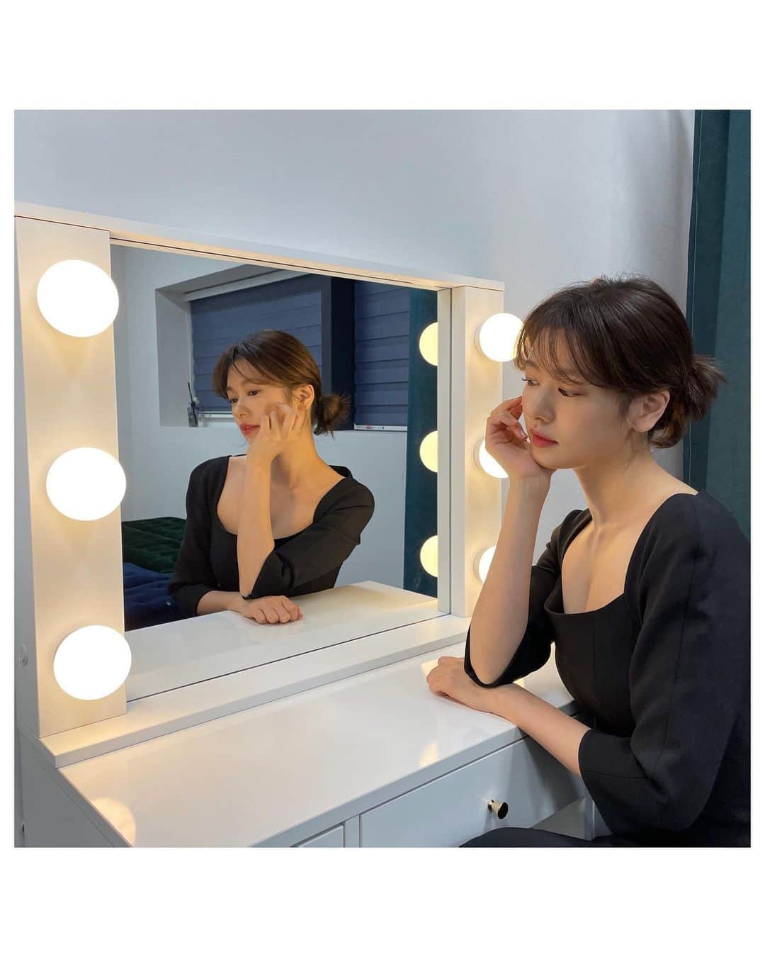 チョン・ソミンのインスタグラム：「Merry Christmas🎄 다들 안전하고 건강한 크리스마스 보내시길:) -at home.  #사진은nottoday」