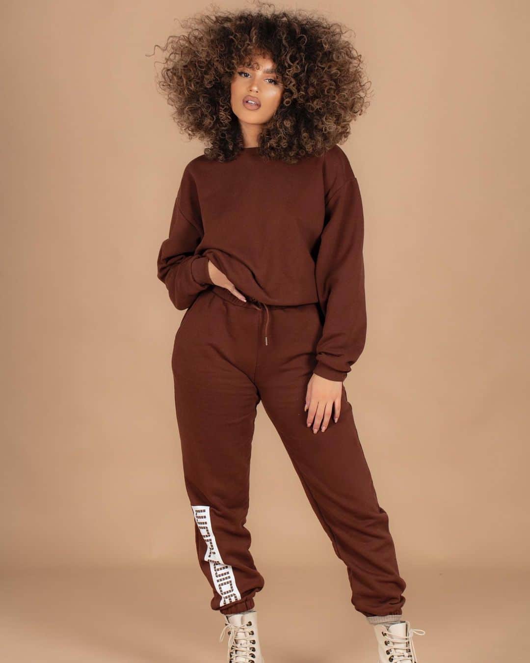 Val Mercadoのインスタグラム：「I’m too fucking real to wear my heart up on my sleeve 🙋🏽‍♀️ @boohoomanofficial  Shot by @etherealcreativenyc」