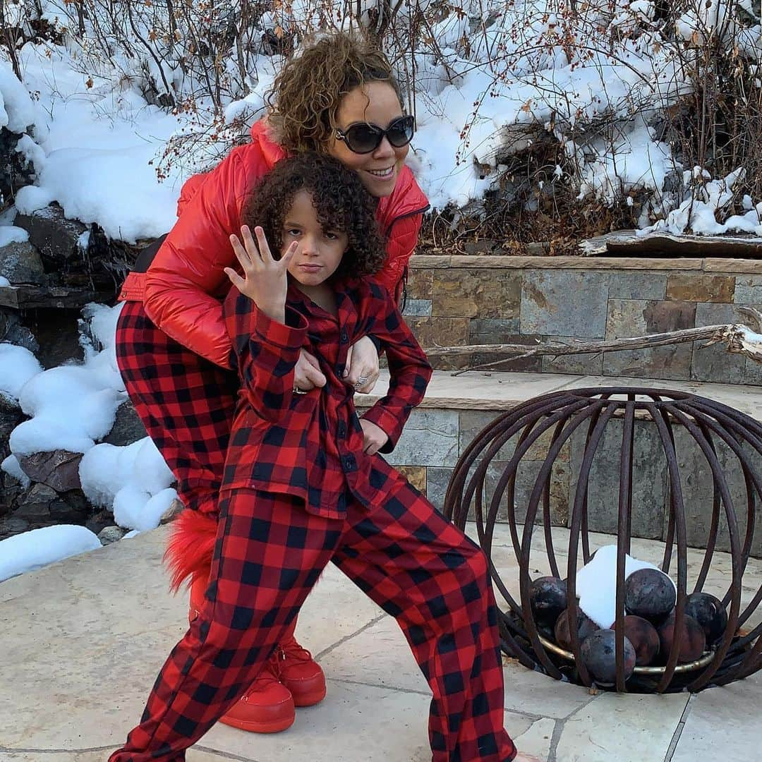 マライア・キャリーさんのインスタグラム写真 - (マライア・キャリーInstagram)「Matching with my Rockstar 😍」12月24日 7時21分 - mariahcarey