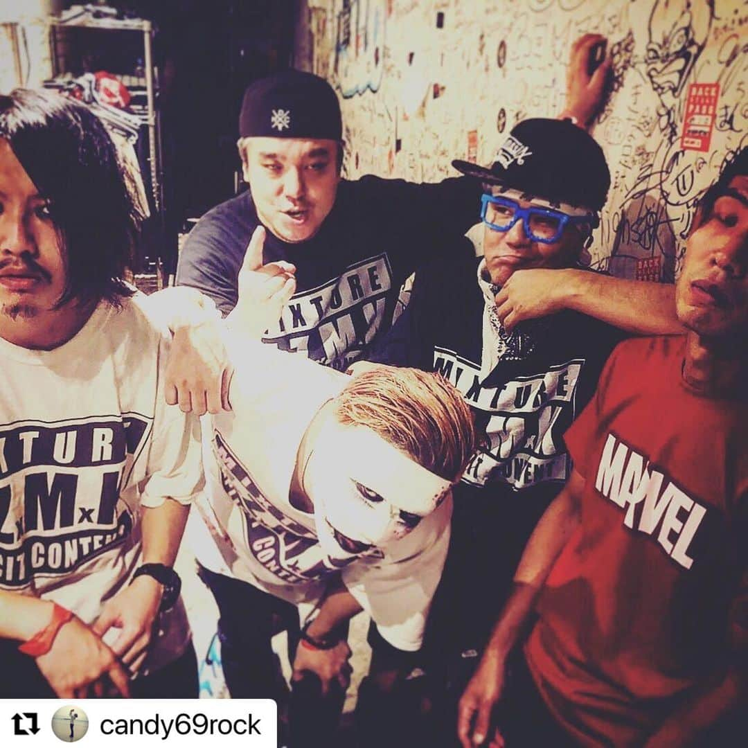 DUTTCHさんのインスタグラム写真 - (DUTTCHInstagram)「#Repost @candy69rock with @make_repost ・・・ 今の体制で音楽をやれてる事に感謝と誇りがある。  でも、残念ながら、当たり前なんてものなんか無い。  それもいずれ終わる。  26日で今の体制でLIVE出来る事は最後になるかも知れない。  当たり前でないものをご賞味下さい^ ^  #uzmkcandy」12月24日 7時33分 - uzmkduttch