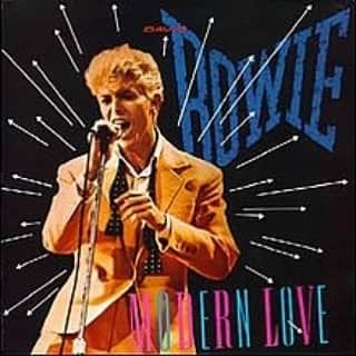 中村松江さんのインスタグラム写真 - (中村松江Instagram)「今日の一曲はDavid Bowieで『Modern Love』です✨ アルバム「Let's Dance」に収録。 デヴィッド・ボウイ、1983年のナイル・ロジャースがプロデュースした大ヒットアルバムからの一曲目、3枚目のシングルカット曲です👍 何故かこの前突然脳内再生されたので、取り上げました😄 聴いてると元気が出る華やかな曲です👍 (№475) #歌舞伎　#中村松江 # davidbowie #modernlove #let'sdance」12月24日 7時30分 - matsue_nakamuraofficial