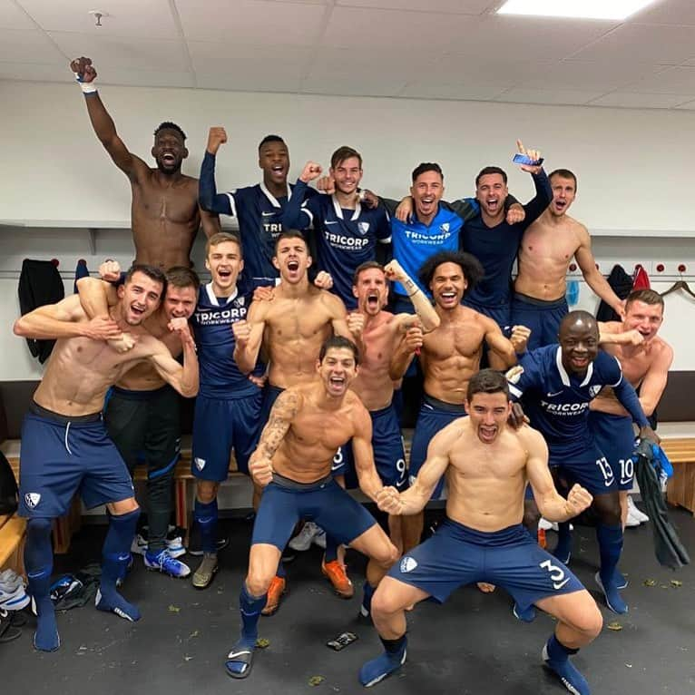 シモン・ツォラーのインスタグラム：「JAAAAAAAA!!!!!! @vflbochum1848.official」