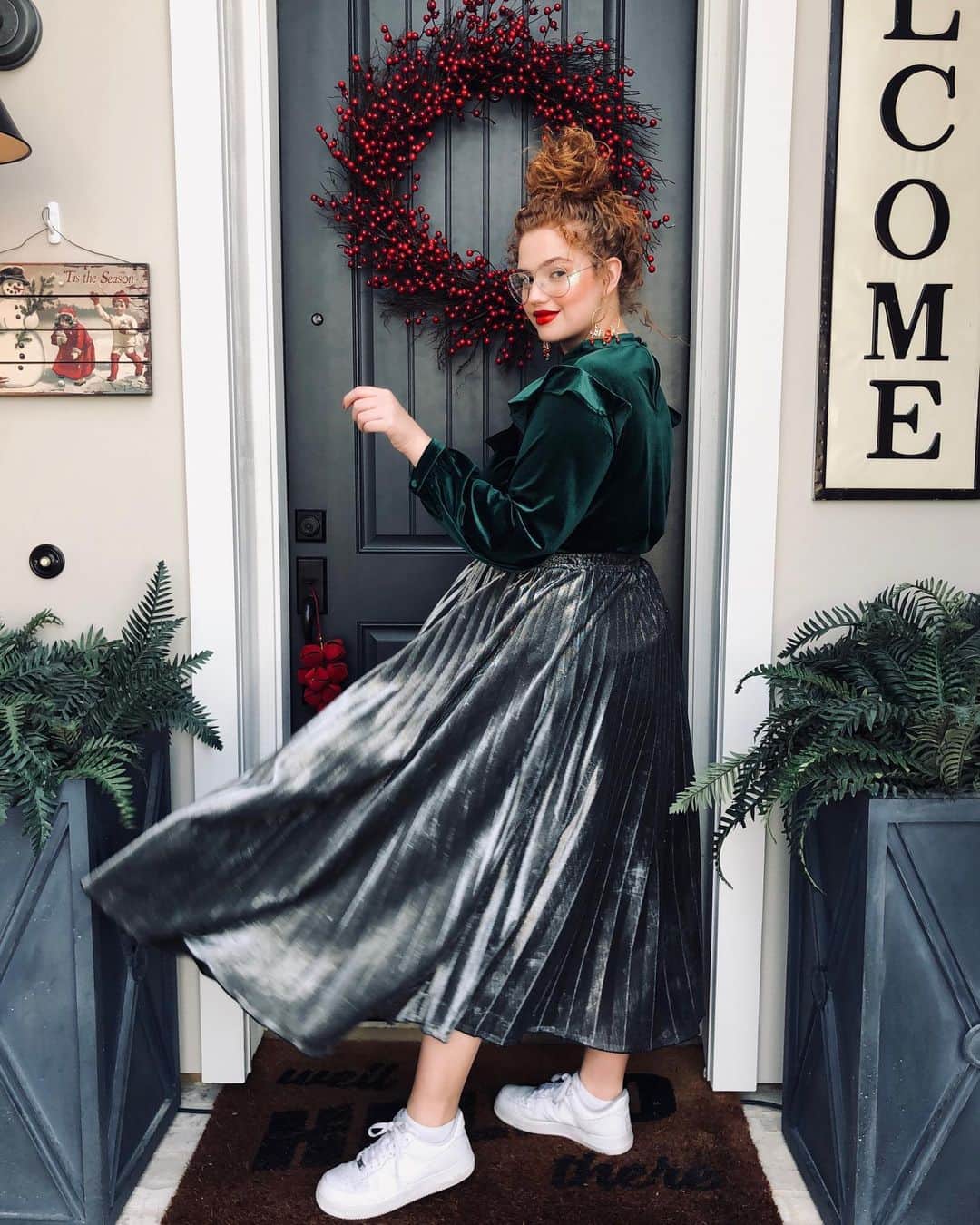 ブリー・キッシュのインスタグラム：「a very merry miss frizzle christmas 🎄✨」