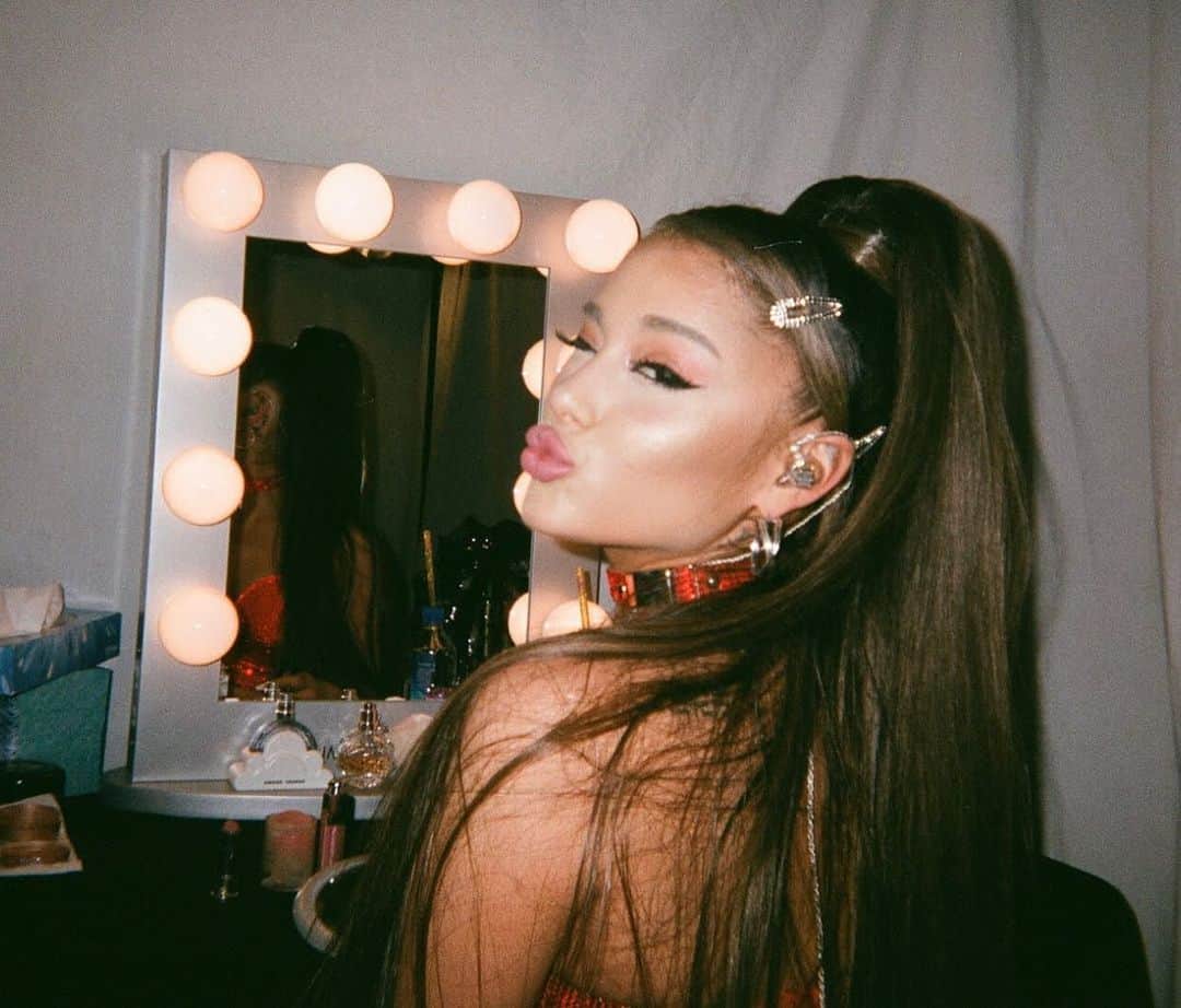 Alfredo Floresのインスタグラム：「quick change moments #excusemeiloveyou」