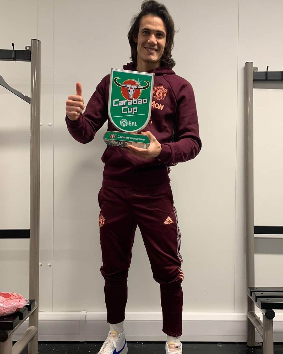 マンチェスター・ユナイテッドさんのインスタグラム写真 - (マンチェスター・ユナイテッドInstagram)「Tonight’s Man of the Match = Edinson #Cavani 🤩  #MUFC  #CarabaoCup」12月24日 8時07分 - manchesterunited