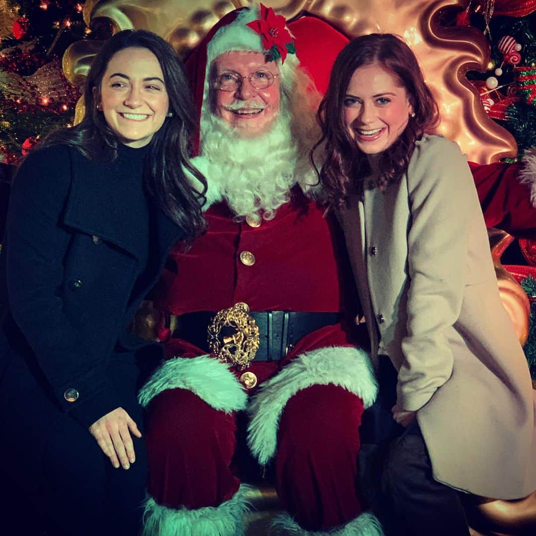 ナターシャ・ピュリッチのインスタグラム：「Throwback to last Christmas and conquering my irrational fears of mall Santa’s/mascots for this picture... like he looks far to welcoming in the second picture  #blushinghard #lowkeyterrified」