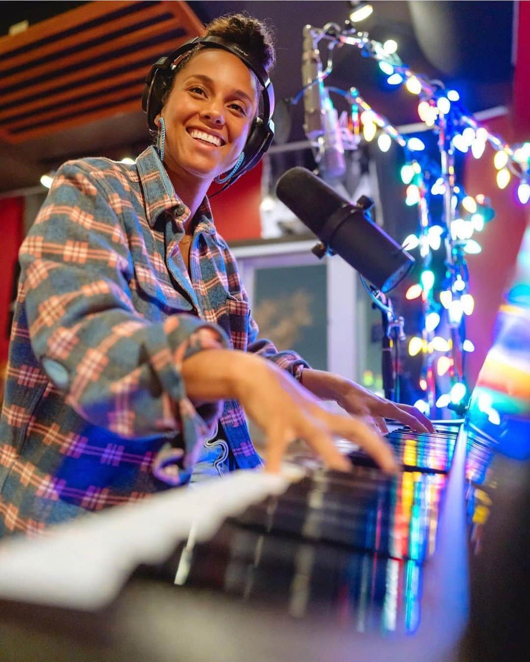 ASCAPさんのインスタグラム写真 - (ASCAPInstagram)「Create music but make it festive ✨ (📸 @aliciakeys)」12月24日 8時24分 - ascap