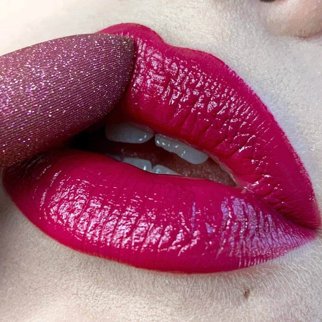 NYX Cosmeticsさんのインスタグラム写真 - (NYX CosmeticsInstagram)「#NYXProfessionalMakeup PRO Artist @muamartini puckers up wearing our Diamonds & Ice, Please Lipstick in 'Good Look' 💋 Snag these limited edition lippies at nyxcosmetics.com & @ultabeauty ✨ • #icedathome #nyxcosmetics #nyxprofessionalmakeup #crueltyfreebeauty」12月24日 8時28分 - nyxcosmetics