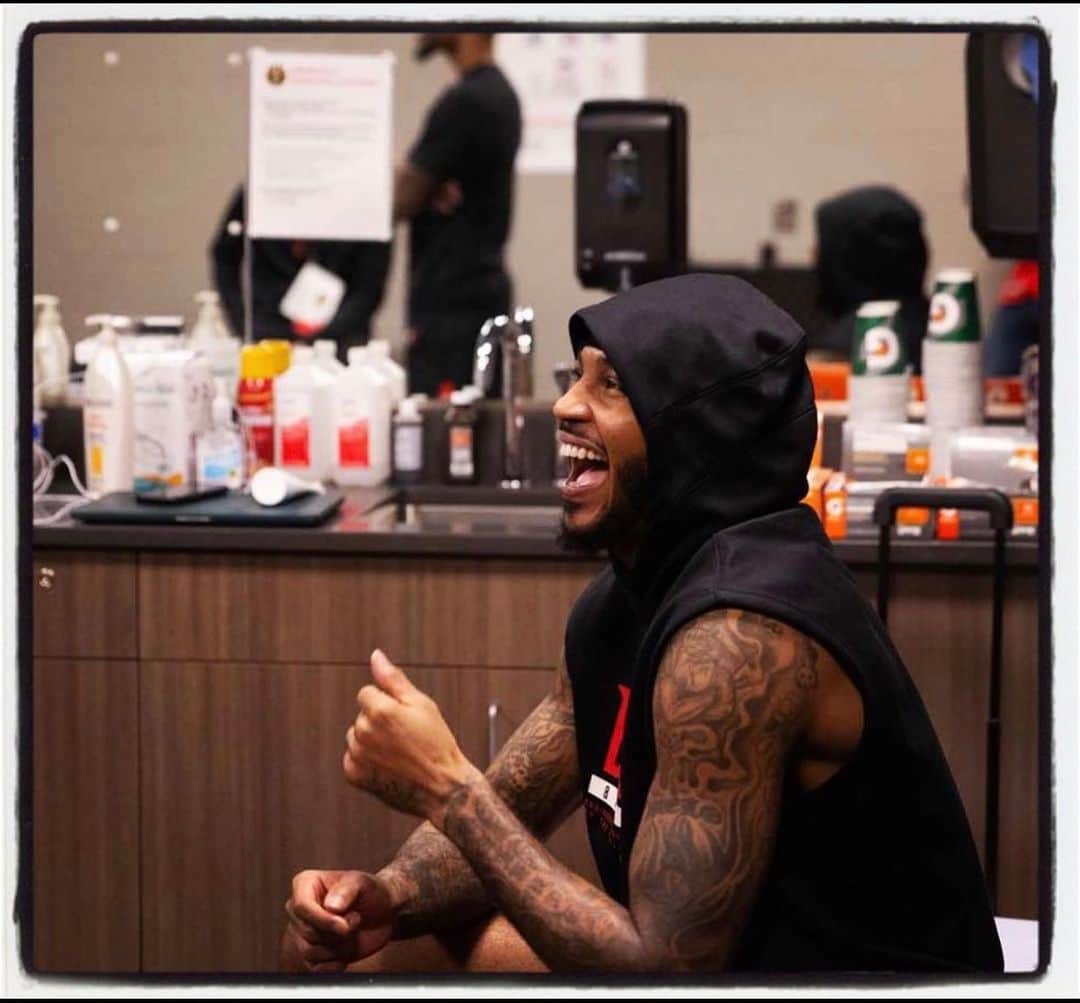 カーメロ・アンソニーのインスタグラム：「When you find out how Life really works: can’t do nothing but laugh!! -Yr18 #007 #STAYME7O」