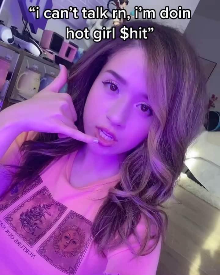 Pokimaneのインスタグラム：「😈 #amongus」