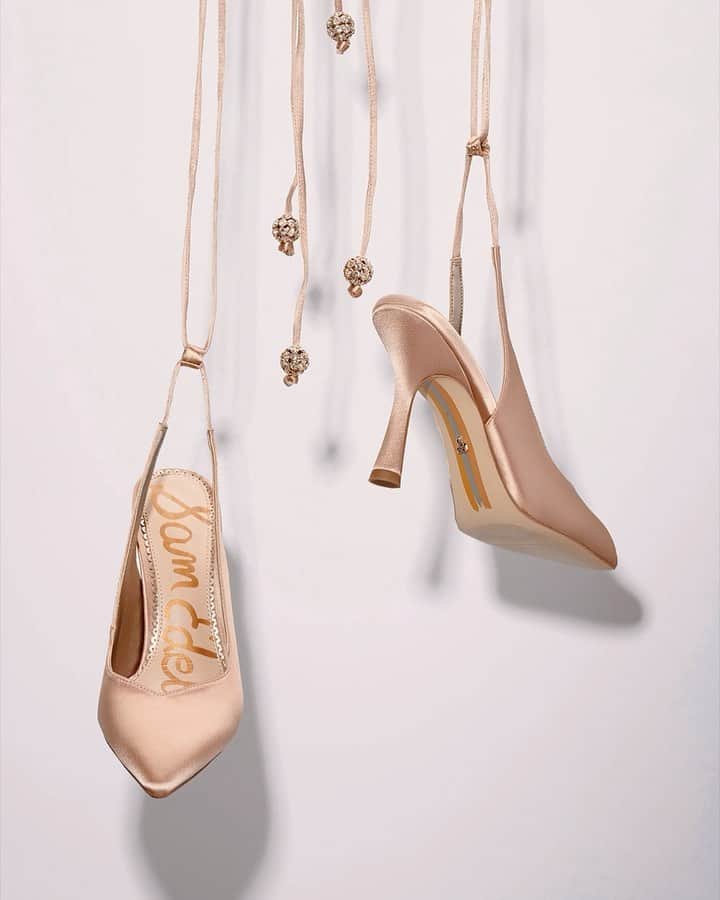 サムエデルマンのインスタグラム：「Kick up your heels in the HARVIE Tap to shop the perfect pump  #SamEdelman #FW2020」