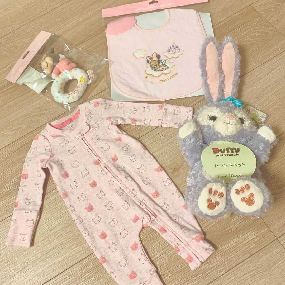 のインスタグラム：「【Baby item 収集】 もう産まれるまで残す所あと52日🎄 女の子👶予定なので、 ちょっとずつBabyグッズ揃え始めました✨ ・ こんなにピンク系買っておいて、 産まれてきたら男の子だった！ なんて事があったらどうしよう😂 ・ ・ ・ #diet#pregnant#matanity#32weekspregnant#pregnancy#baby#9monthspregnant#Xmas#Christmas #ダイエット#プレママ#妊娠9ヶ月#2月生まれ#2021年2月出産予定#2月出産#妊婦#初マタ#妊娠後期#初マタさんと繋がりたい#ママリ#妊娠線予防#マタニティヨガ#初マタ#GAPBaby#ディズニーシー#女の子ママ#ベビーグッズ#メリクリ#クリスマス #3D糖質オフ #3D糖質オフレシピ」