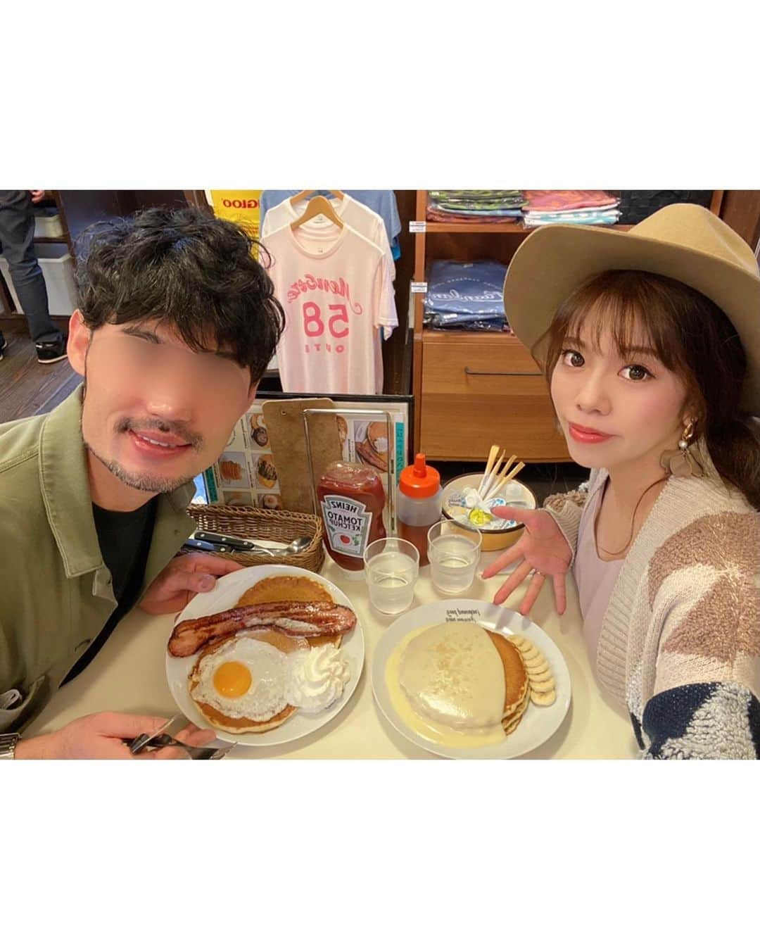 Ayuminさんのインスタグラム写真 - (AyuminInstagram)「🌺ハワイアンパンケーキパニラニ🌺 沖縄ベストカフェにも選ばれた @yummy.okinawa ここも絶対行きたかったお店🥞 もちふわなバターミルクパンケーキは 看板メニューで人気のナッツと 食べたかったステーキベーコン🥓 . ☑️ #ステーキベーコンパンケーキ(目玉焼き追加) ☑️ #ナッツナッツパンケーキ . ホイップクリームみたいなものはホイップバター！ これがとーっても美味しい😍 分厚いステーキベーコン最高〜🥓 . 看板メニューのナッツナッツも美味しかったけど 甘じょっぱいすきなのでステーキベーコン派🥞 普段パンケーキそんなに頻繁に食べないけど ここのはまた食べたいなぁ😍 . スタバクイーン👸🏼メインアカウント ➡︎ @ayumin0220stb . #パニラニ#ハワイアンパンケーキハウスパニラニ#ハワイアンパンケーキ#沖縄パンケーキ#pahilani #沖縄旅行#沖縄#沖縄グルメ#沖縄ランチ#沖縄カフェ#沖縄観光 #新婚旅行#ハネムーン #インスタグルメアワード2020#あいなご#ナゴレコ#グルメライター#タビジョ」12月24日 9時03分 - ayumin0220