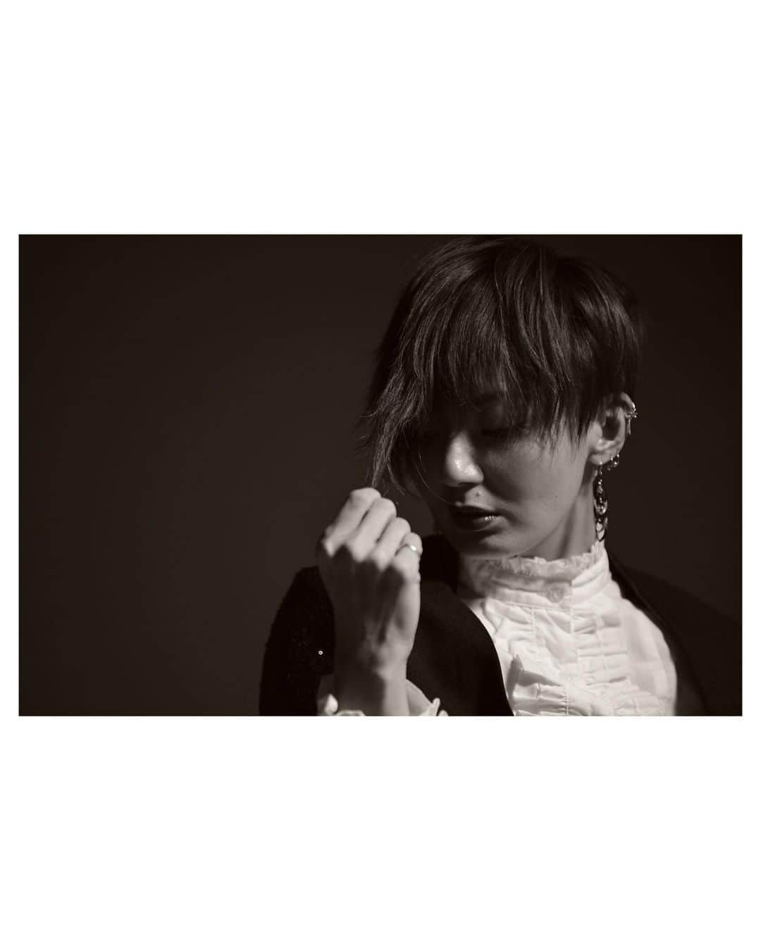 真矢さんのインスタグラム写真 - (真矢Instagram)「・ ・ Studio STILL photo session.  Photo by vodkka.  ✴︎ ✴︎ #studiostill #still撮影会 #photosession #shooting #monochrome  #model #maya #真矢 @smile_mayaya」12月24日 9時09分 - smile_mayaya
