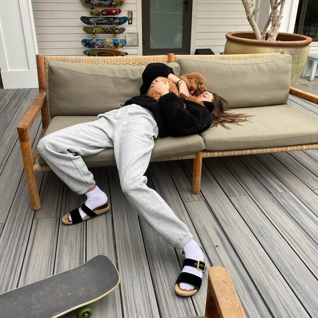 フィービー・トンキンのインスタグラム：「Xmas eve eve 📷 by Rocket」