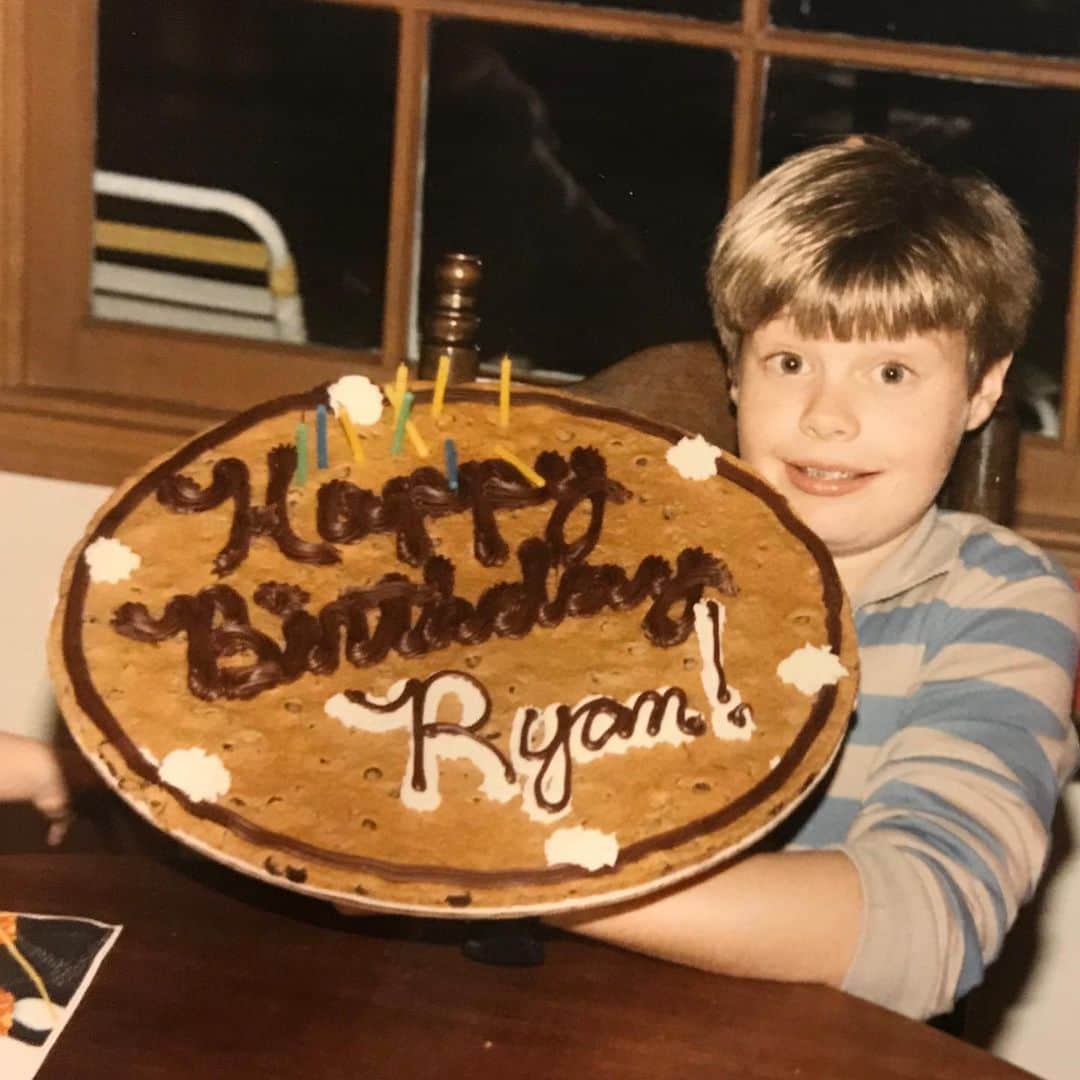 ライアン・シークレストのインスタグラム：「Another trip around the sun tomorrow. Pro-tip: count your cake slices, not the years.」