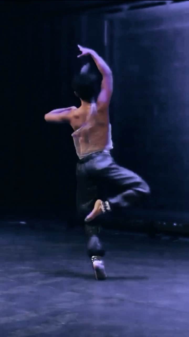 のインスタグラム：「@balletfrontier . . . #ballet #balletdancer #art #artist #dance #maledancer #texas #usa #バレエ #ダンス #ダンサー #アート #芸術 #youtuber #youtube」