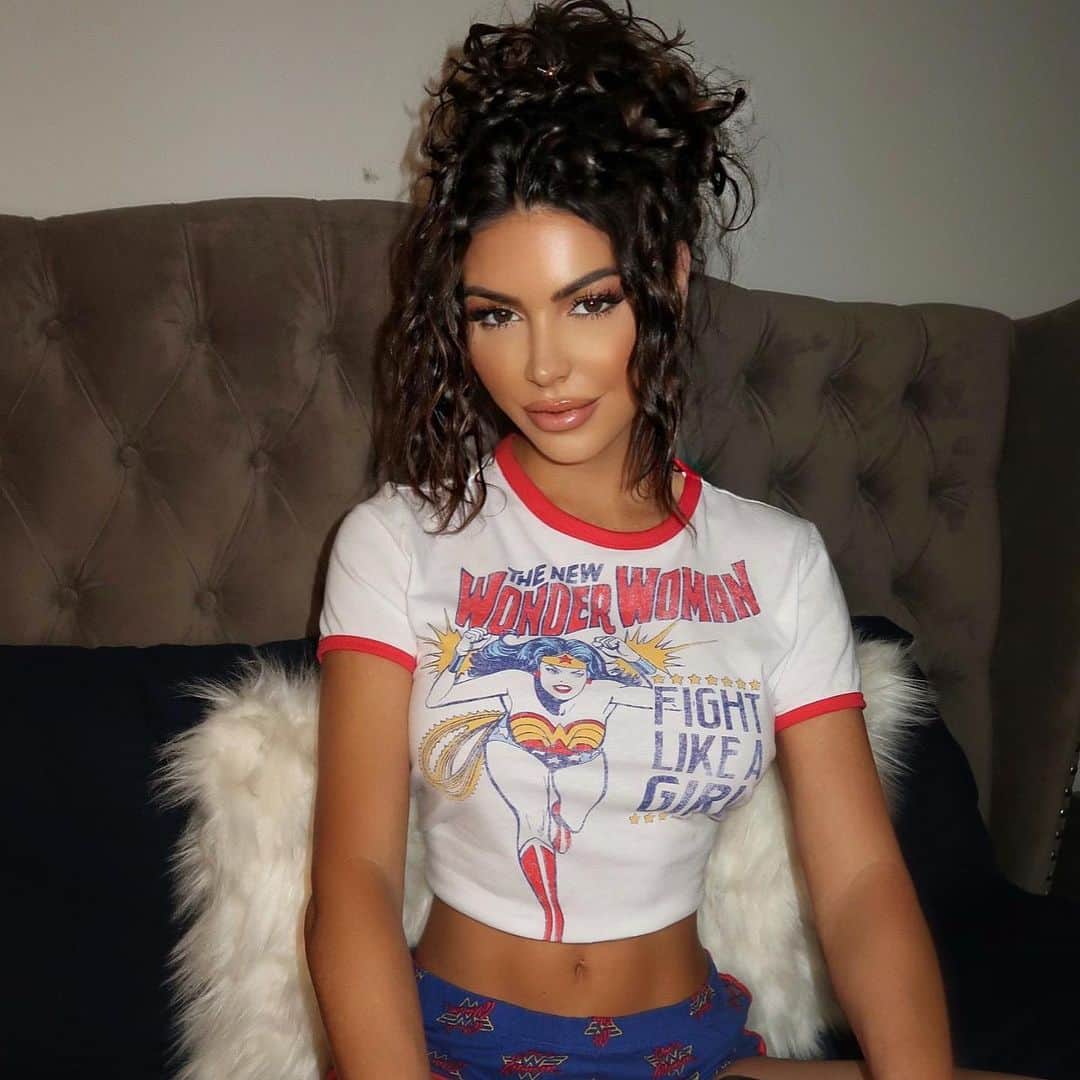 のインスタグラム：「Skin feeling and looking like Wonder Woman ✨ @skinsandneedles_」