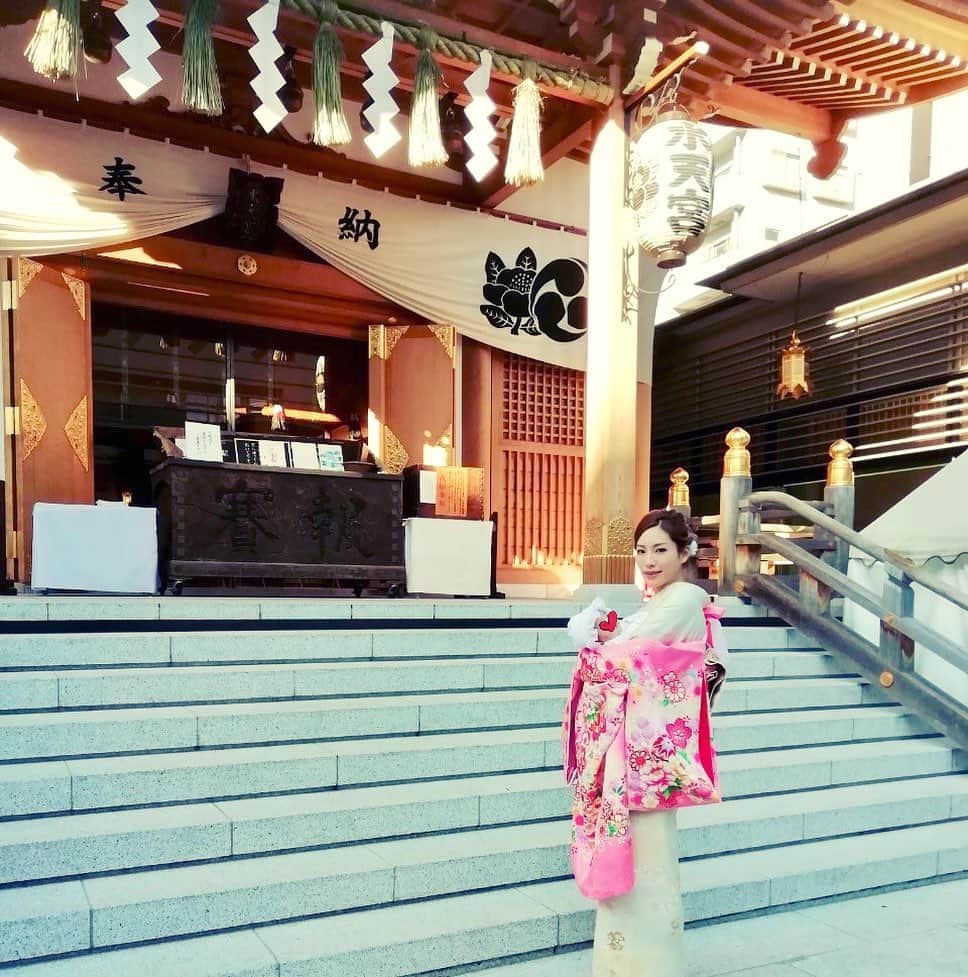星野奏さんのインスタグラム写真 - (星野奏Instagram)「・ 昨日は、お宮参りに行きました✨ 訪問着久しぶりです！！💕 写真館以外は、ほぼマスク有り撮影でした🙌🏻 写真は辛うじてお外で撮影できた時の一枚を。 七五三の頃には自由になると良いなと思います（まだまだ先過ぎ）😌  #お宮参り#訪問着#着物#水天宮  #japaneseculture#kimono#jpn_photo #japanese #女の子ベビー#新米ママ#ママリ#mama2020」12月24日 10時37分 - hoshino_kanade_