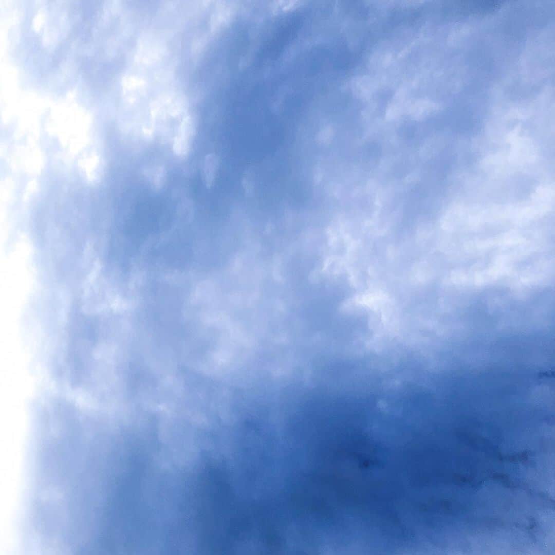 金澤ダイスケのインスタグラム：「毎年快晴な今日は少し薄曇り。 特別な1日をゆっくりと感じよう。」