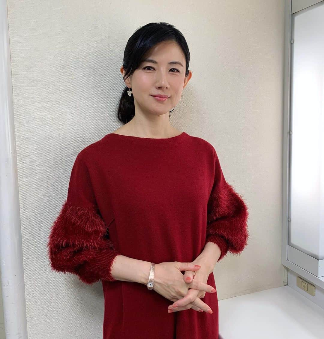 中江有里さんのインスタグラム写真 - (中江有里Instagram)「とくダネ！年内ラスト出演でした。  宮本浩次さんのパフォーマンス、素晴らしかったです。 素敵なクリスマスプレゼントいただいた気分♪  #中江有里」12月24日 10時58分 - yurinbow1226