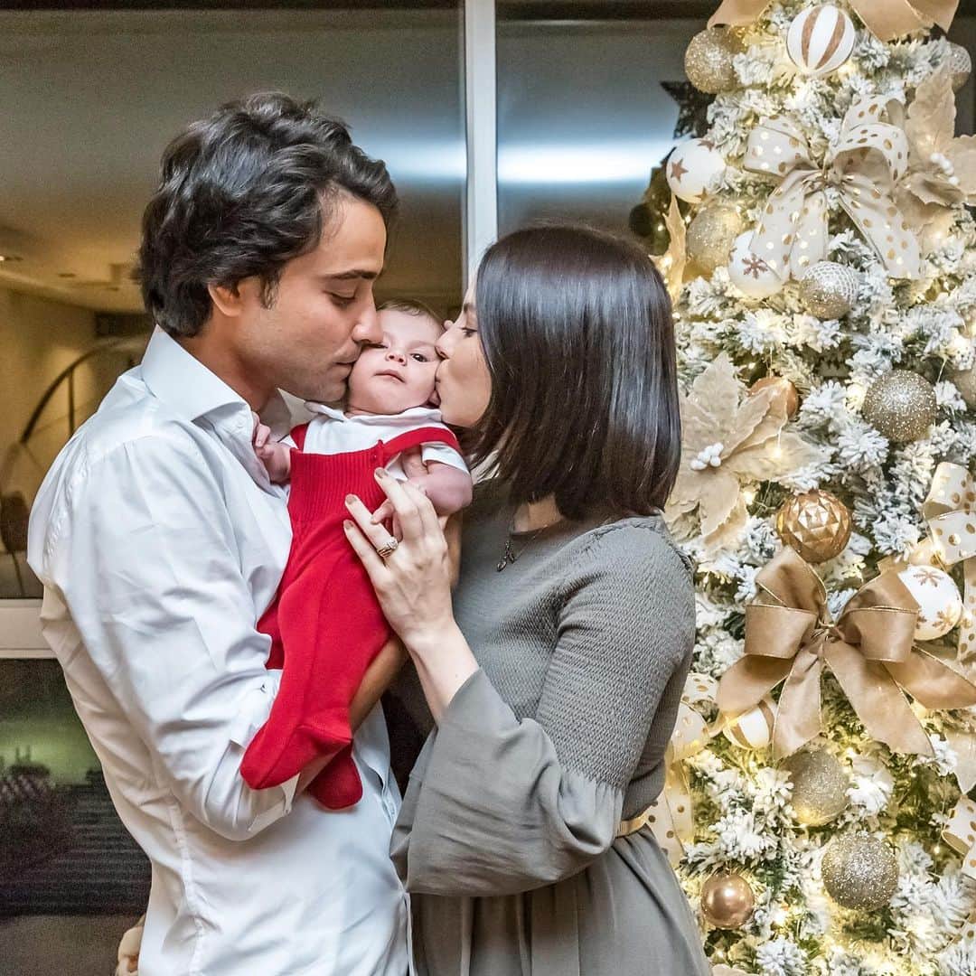 ステファニー・ブリットのインスタグラム：「Nosso presente de Natal. ❤️ Melhor presente das nossas vidas!  . 📸: @fotografiathaisgalardi」
