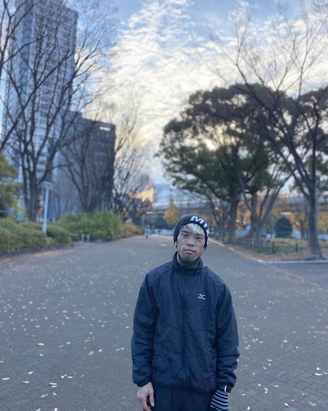 田中恒成のインスタグラム：「🎅  merry xmas🎄 言うだけで何故か幸せな気持ちに.. 『メリークリスマス🎁』  あと7日‼︎‼︎」