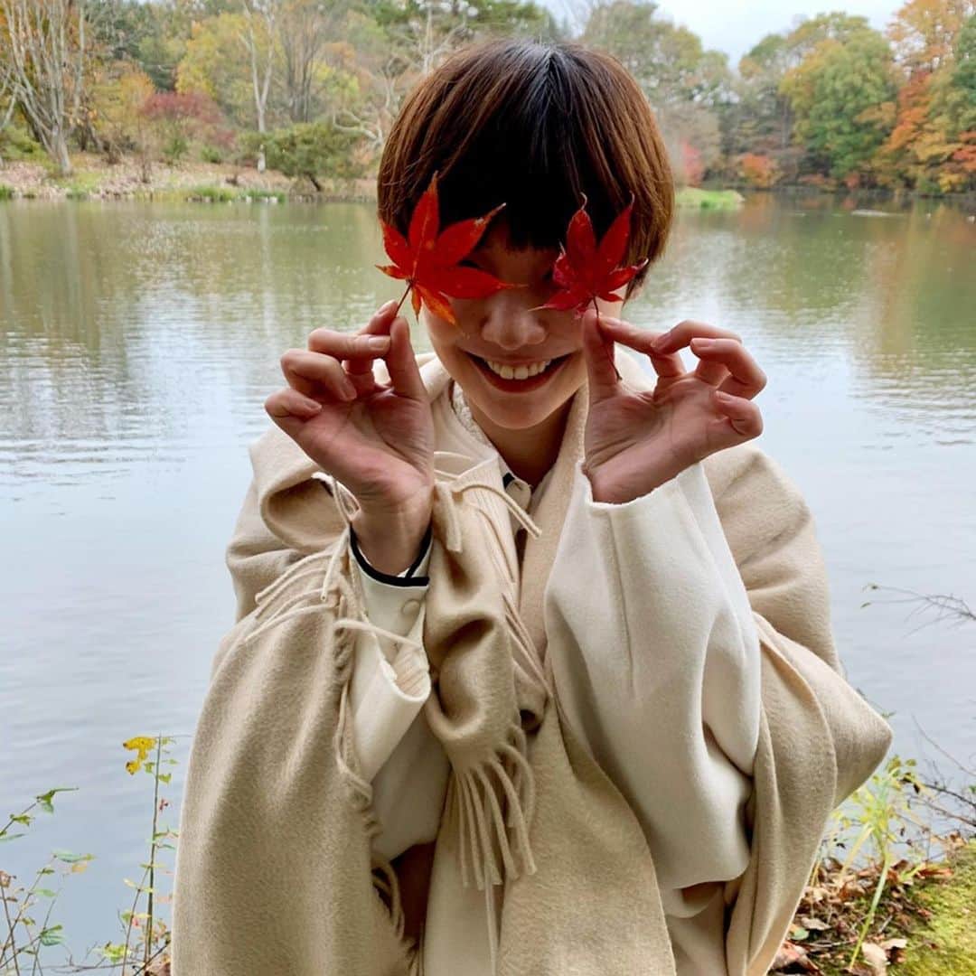 倉科カナさんのインスタグラム写真 - (倉科カナInstagram)「おいでおいで^ ^ 今日はクリスマスイブだってさ^ ^  目が炎。笑  #沢山のお祝いコメント #ありがとうございます #幸せ」12月24日 11時22分 - kanakurashina_official