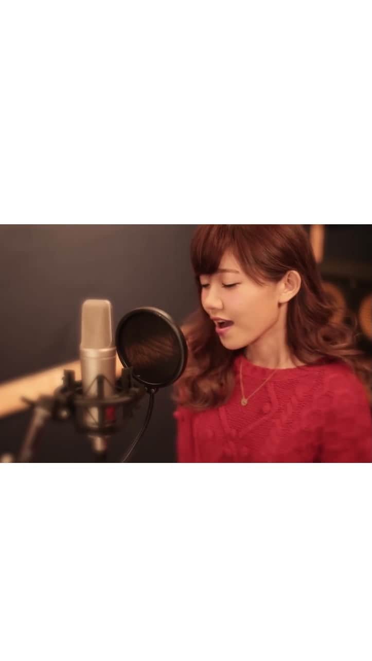 MACOのインスタグラム：「⋆⸜🤍❤️Merry Xmas Eve🎄⸝⋆* 良いクリスマスイヴを🎅🏻♡  #MACO #Cover #merrychristmas  #MariahCarey #AllIWantForChristmasIsYou」