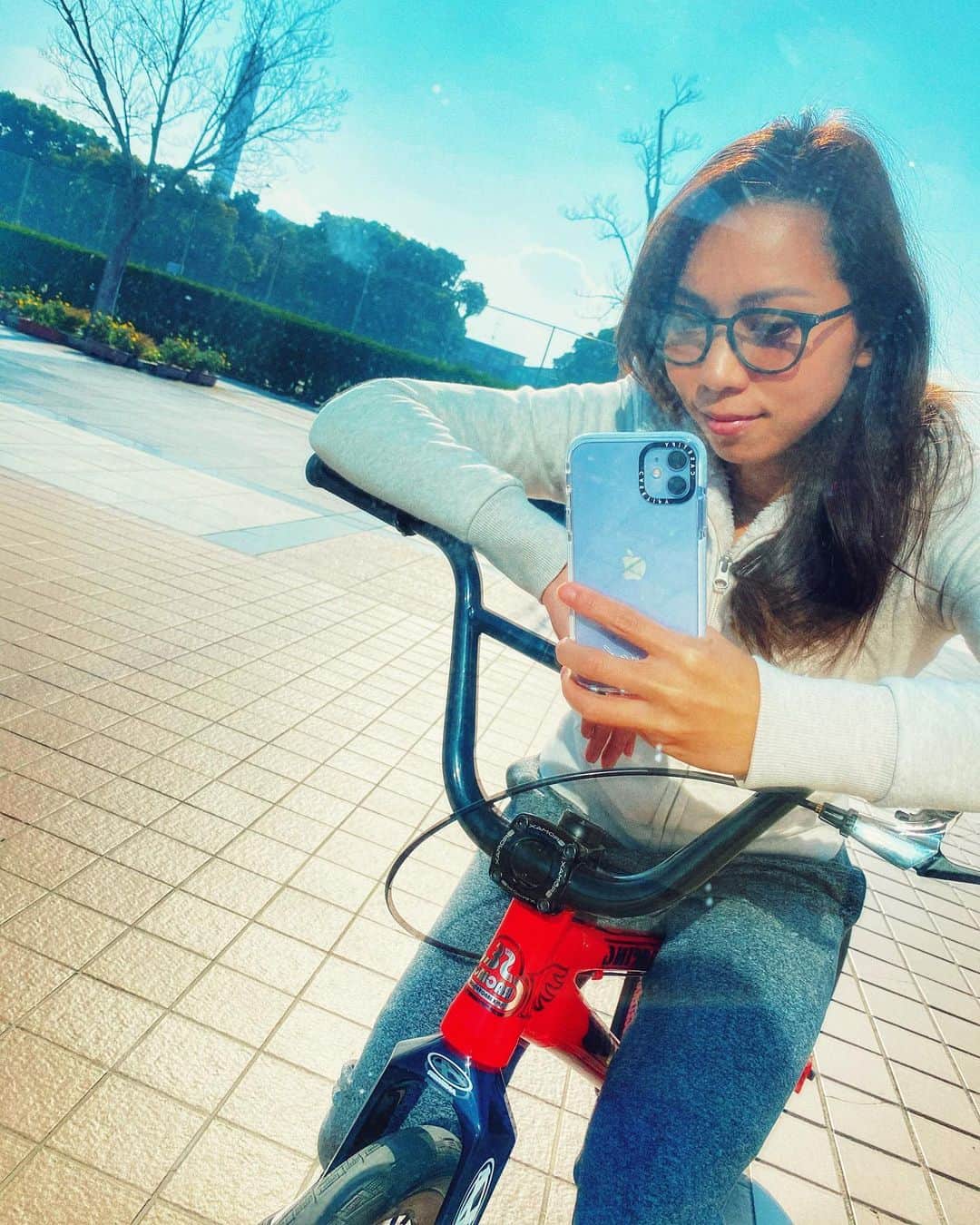飯端美樹のインスタグラム：「強度なプロテクション機能が備わったインパクトケースで、オリジナル iPhoneケース作って頂きました🎁 Thank you @casetify_jp @casetify ✨ #CASETiFY  #StateYourCase」