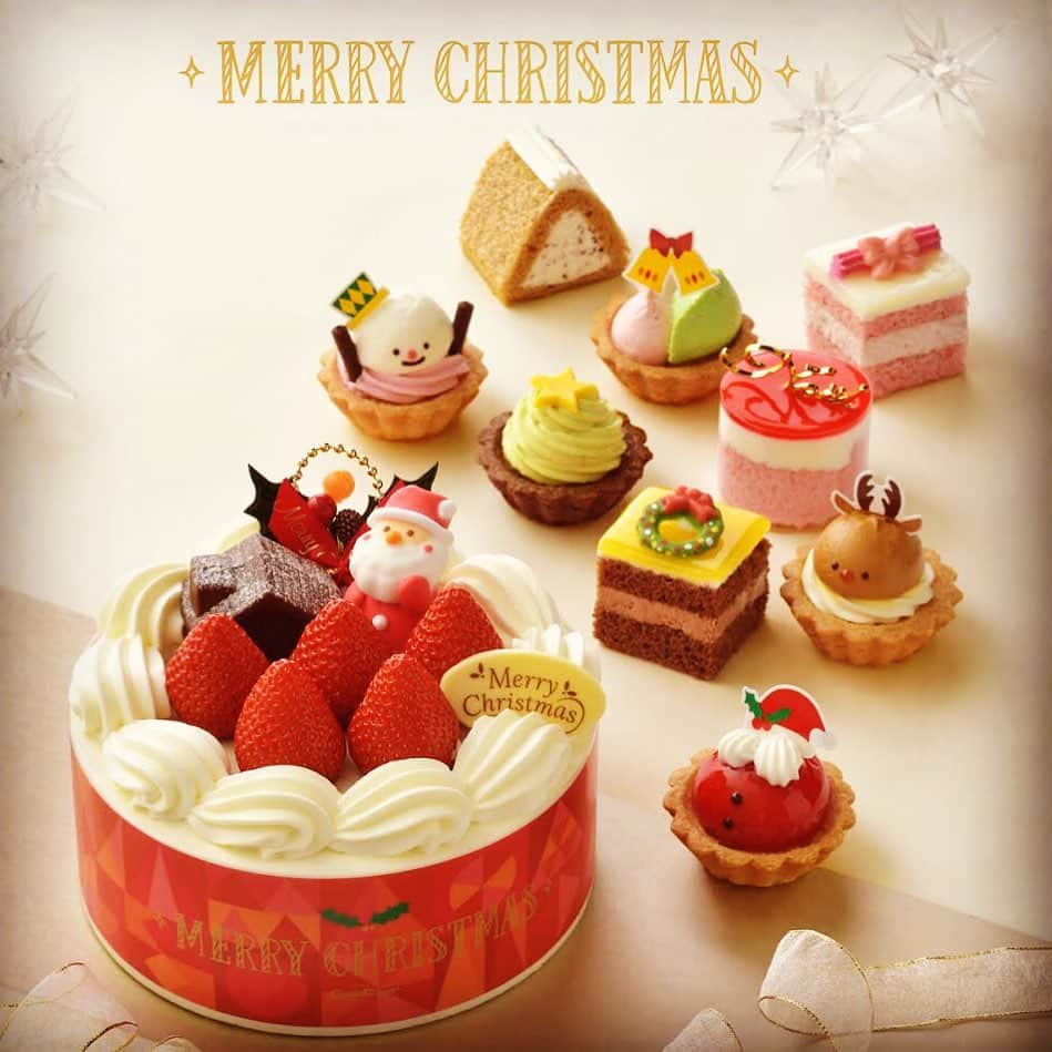 銀座コージーコーナーさんのインスタグラム写真 - (銀座コージーコーナーInstagram)「今日は、待ちに待ったクリスマスイブ！  銀座コージーコーナーでは、今年も多彩にクリスマスケーキをご用意しました。  クリスマスケーキが運んでくるのは、とびきりの笑顔とHappyな時間♪  ご家族やご友人、大切な人と過ごす聖夜にケーキを添えて。  We wish you a merry Christmas！  商品や店舗の詳細はプロフィールのURLから　→@ginzacozycorner  . . #銀座コージーコーナー #コージーコーナー #ginzacozycorner  #merrychristmas #メリークリスマス #クリスマス #クリスマスケーキ #おうち時間 #お家カフェ #おうちカフェ  #洋菓子  #ケーキ大好き #スイーツ #スイーツ大好き #dessert  #sweets」12月24日 12時00分 - ginzacozycorner