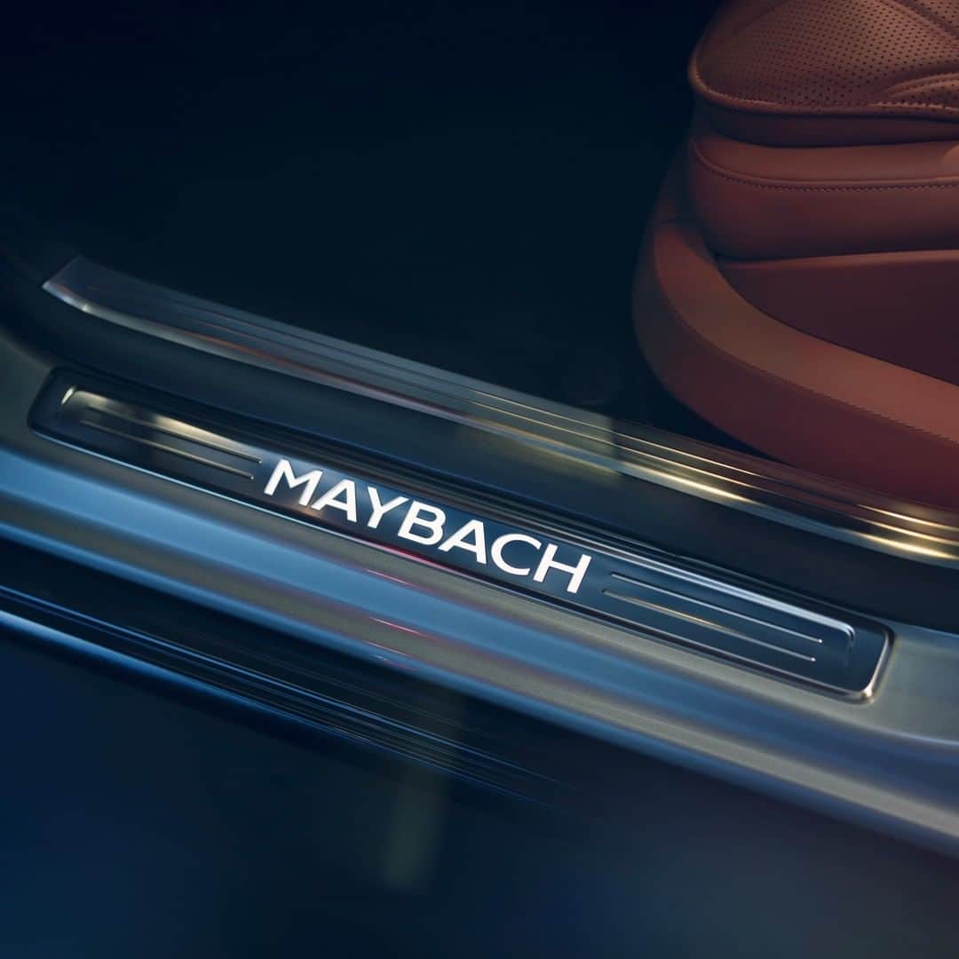 メルセデス・ベンツさんのインスタグラム写真 - (メルセデス・ベンツInstagram)「Mercedes‑Maybach stands for timeless luxury. The presentation includes stylish emblems and letterings that document this legend visually.  @mercedesmaybach  #MercedesMaybach #Maybach #SClass」12月24日 12時00分 - mercedesbenz
