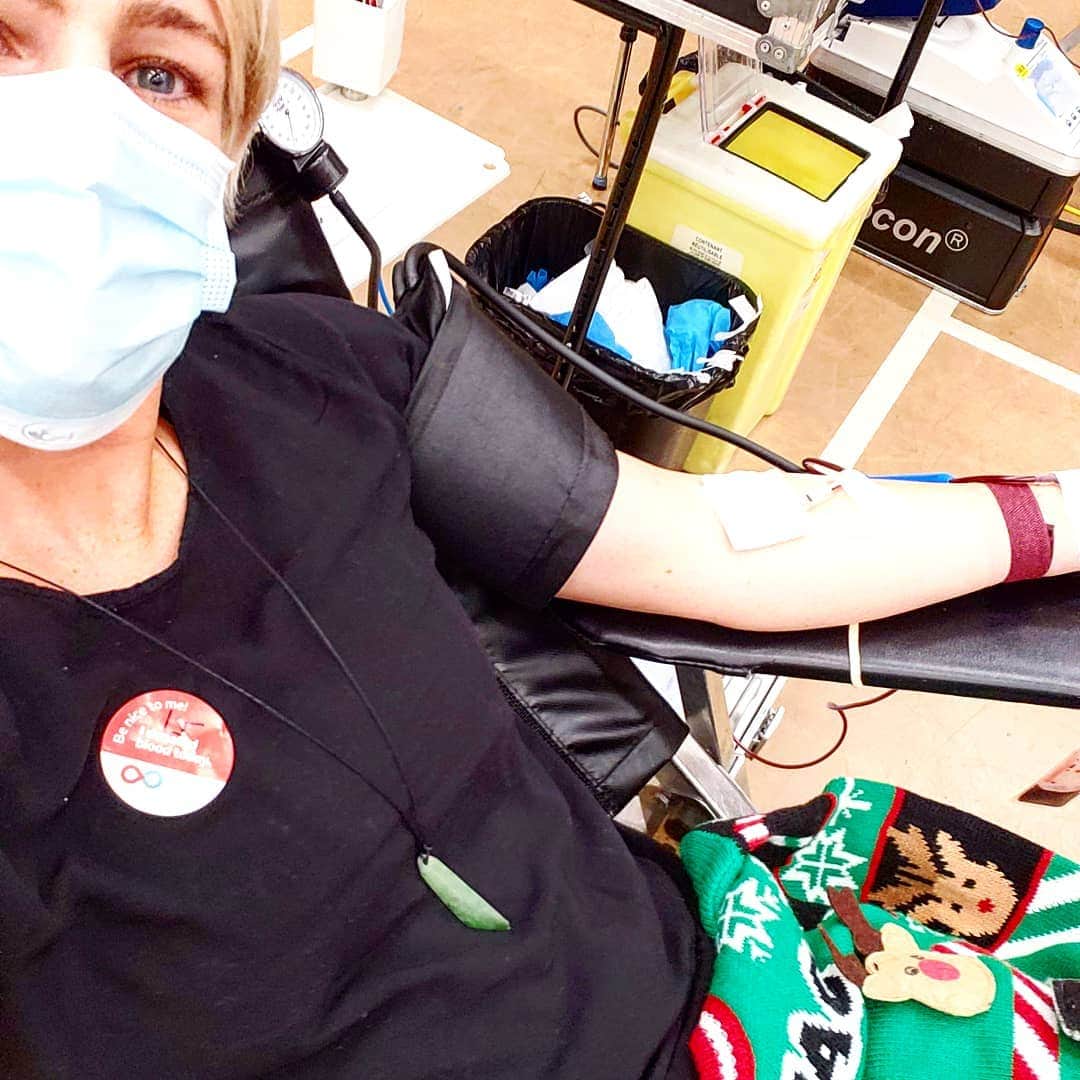 ソフィー・シュミットのインスタグラム：「Officially a Giver! #FirstTimeDonor   My time was 11min 26sec... Next  time I'll try to beat my pb. Competitive nature never rests.」