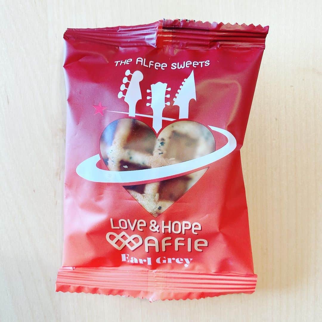 ただすけのインスタグラム：「実食☺️ #alfee #waffle」