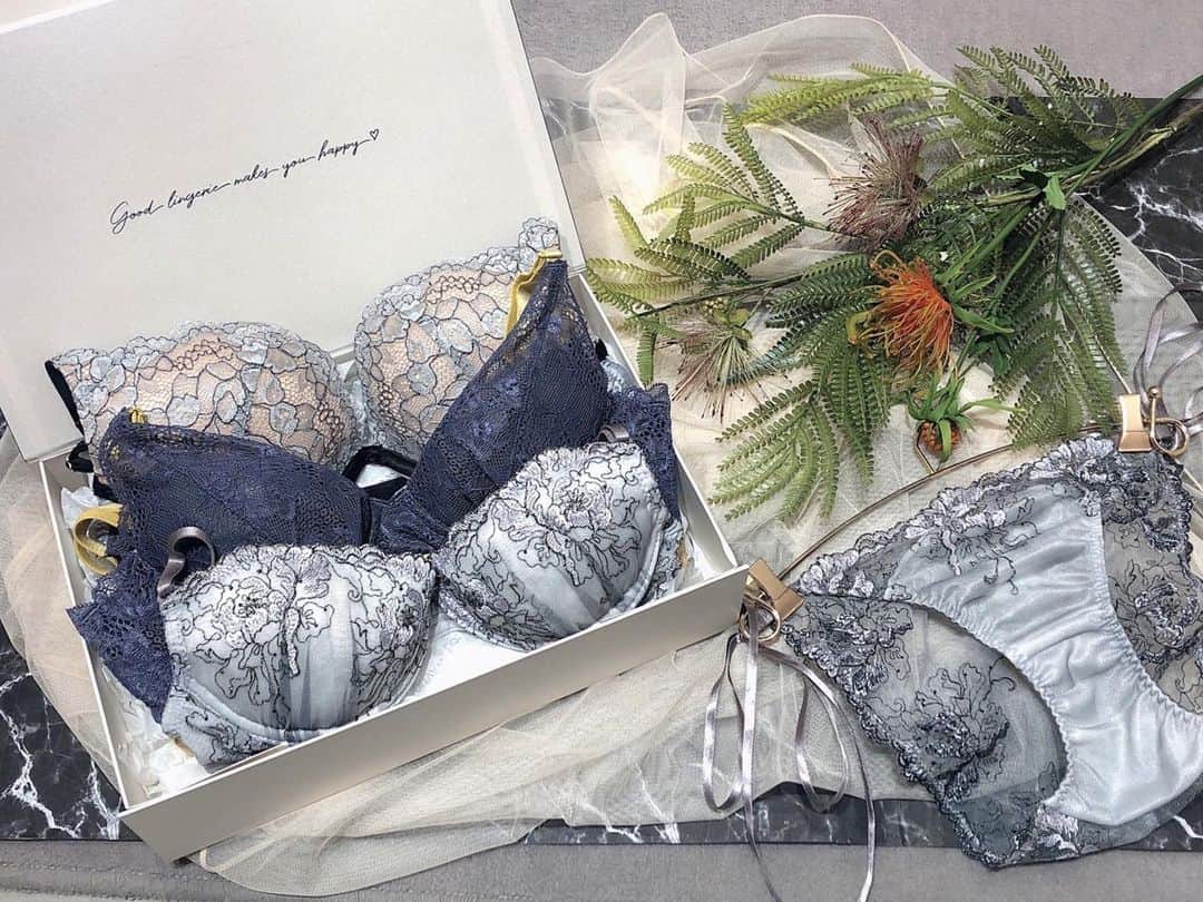 Ravijour札幌4丁目プラザ店のインスタグラム：「#onsale   GREY ランジェリーのご紹介です✨ 詳しくはブログへ✈  #ラヴィジュール #ravijourstaff  #ravijour_official  #ravijoursapporo」