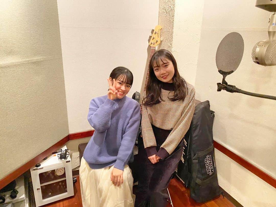 miyuのインスタグラム：「ラストシングルレコーディング🎙昨日で2人とも終わりました。コロナ期間、みんなの協力がありラストシングルを製作することができました。ほんとうに感謝です。思いを込めて込めて歌いました。CD完成が楽しみです🦌❄️」