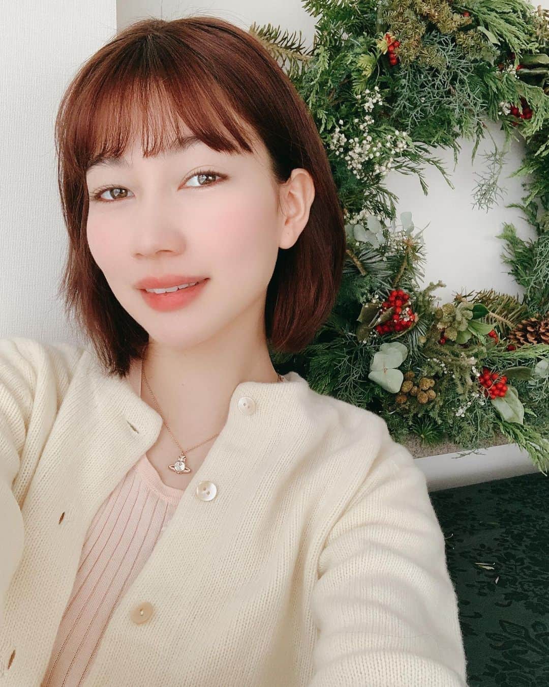 山本ソニアのインスタグラム：「Christmas Eve 🎄 . . 今年も残りわずかですね 大切な人との些細な時間を大切に過ごしましょう💫  #christmaseve」
