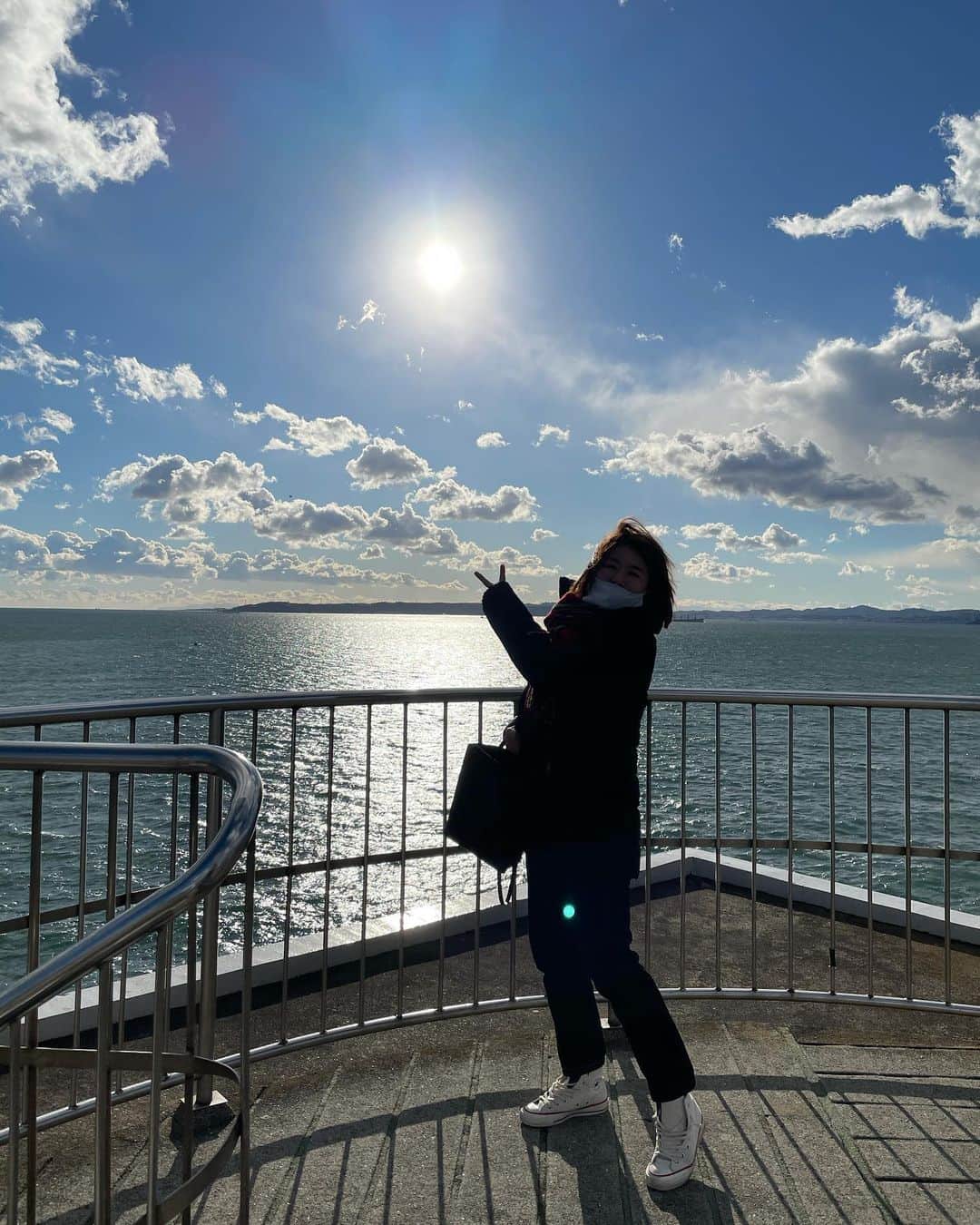 狩野舞子さんのインスタグラム写真 - (狩野舞子Instagram)「・ 『風の時代』 吹き飛ばされないようにどう生きてく？ ・ #まずはヅラが飛ばないように #地に足つけて #生きていこう」12月24日 13時04分 - kanochan715