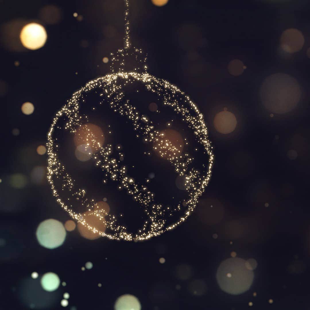 のインスタグラム：「Christmas is Happiness. May all your wishes come true. Season's greetings from Eberhard and Co. #enjoyyourchristmas #christmastime #xmastime #eberhard #eberhard_co #eberhardwatches #eberhard_1887 #seasongreetings」