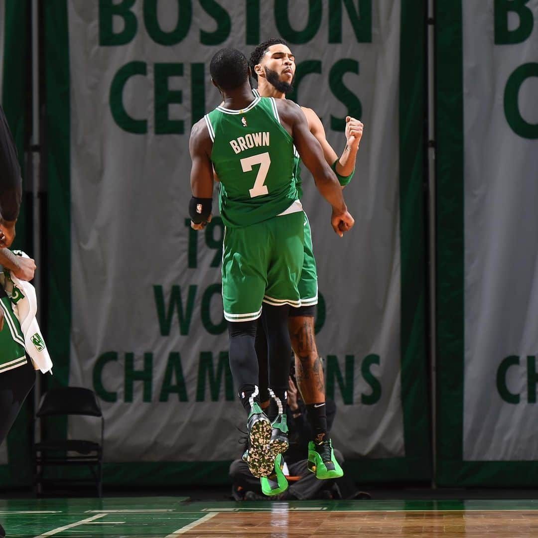 NBAさんのインスタグラム写真 - (NBAInstagram)「Poetry in motion... @jaytatum0 banks in the @celtics winner!   #KiaTipOff20 #PhantomCam」12月24日 13時29分 - nba