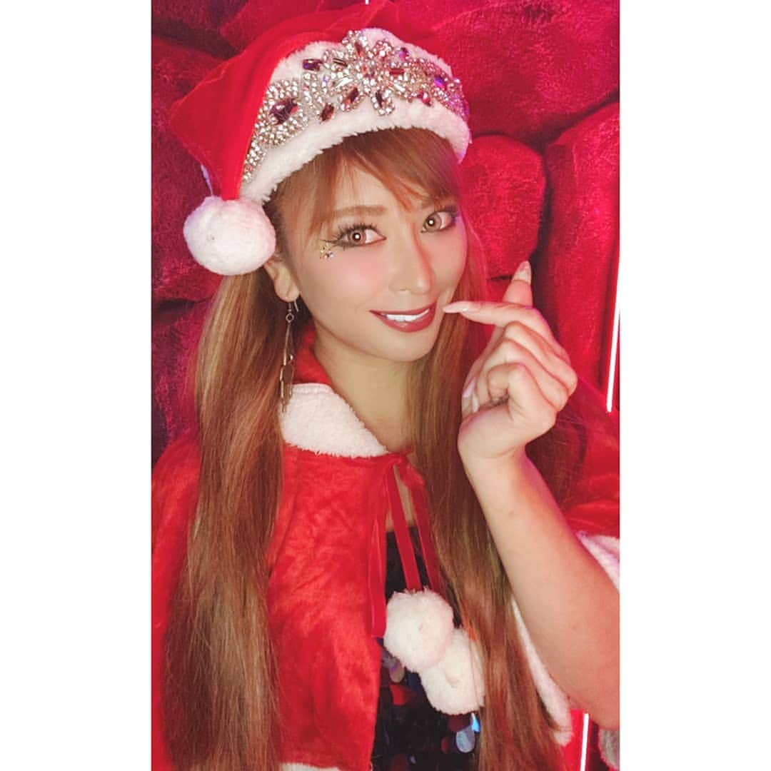 AIMIのインスタグラム：「🎄🍰🎄Happy Merry X'mas🎄🍰🎄 令和2年の クリスマス イヴ🎄🎅🏻🌟🌟 昨日 今日 明日と✨ 3連勤ダンスだょ🦁💃🎶 後は 年末に向けて かけ抜けるょ🐕💗 今月 28日🈷は✨今年 LASTの Eros💋イベント‼ @jail_tokyo さんで 踊るので 来られる方は 私に ご連絡下さいまし💋💋💋 #感謝#sweetrave#クリスマス #dancer#dance#show#gogodancer#🍑 #Christmas#クリスマス#サンタ帽子 #Xmas#サンタクロース#さんた #12月#プレゼント#🎅🏻 #2020#年末#年末ダンス#girl #サンタガール#令和2年の冬#⛄ #ハート🙌🏻💗これで合ってる？？🙄」