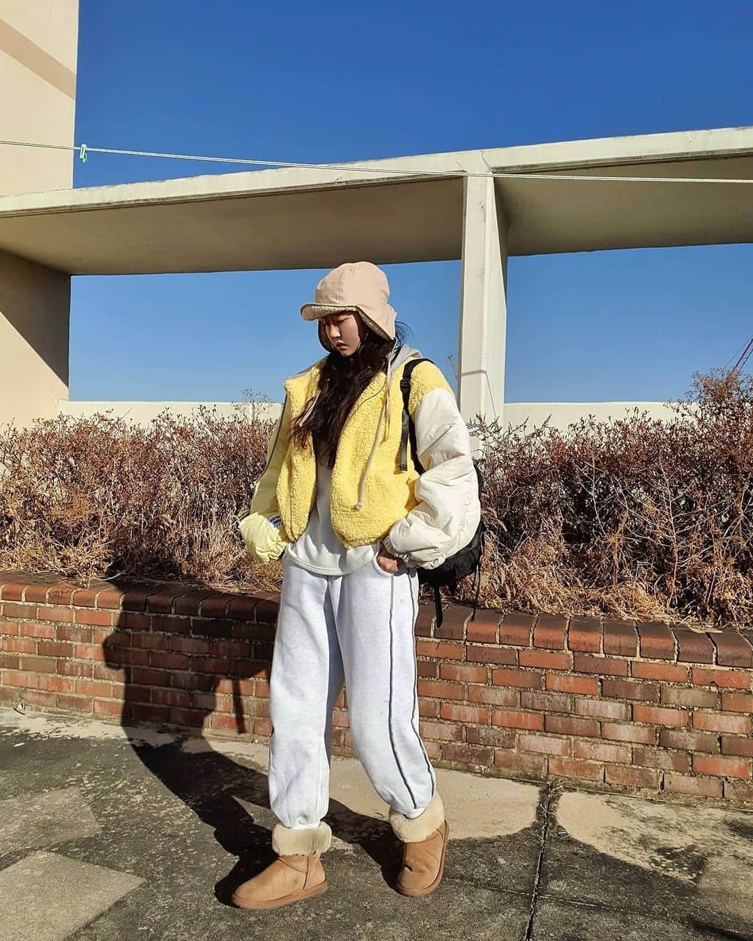 minikkallongさんのインスタグラム写真 - (minikkallongInstagram)「생일끄-읏💛 축하해주신 모든 내사람들, 진심으로 감사하고 사랑해요! . 코로나로 다들 우울한 시기 보내고있는데ㅠㅠ 얼른 다시 마스크 벗고 활짝 웃는 날들이 오길 바라며, 크리스마스와 연말! 따뜻하고 행복하게 보내자구용♡♡  #미니깔롱#과분한사랑받는중 #사랑해요#생일끝#크리스마스이브 🎄❤」12月24日 14時23分 - minikkallong