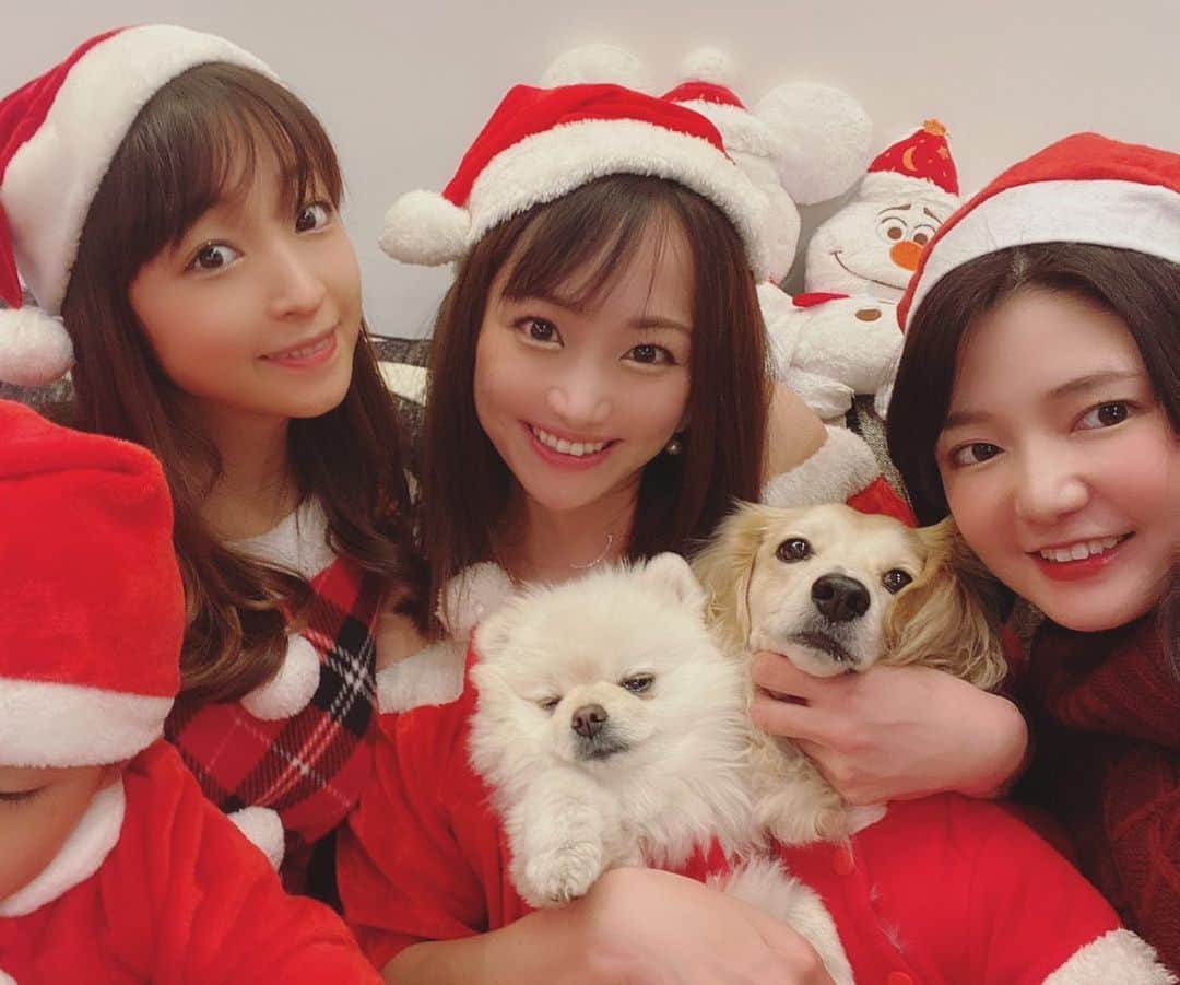 葵ゆりかのインスタグラム：「メリークリスマスイブ🎄🎅 先日のクリスマス会🎁 今年もありがとう♥️♥️  #クリスマスイブ　#クリスマス会　#merrychristmas #christmas #christmasparty  #サンタ　#サンタコス」